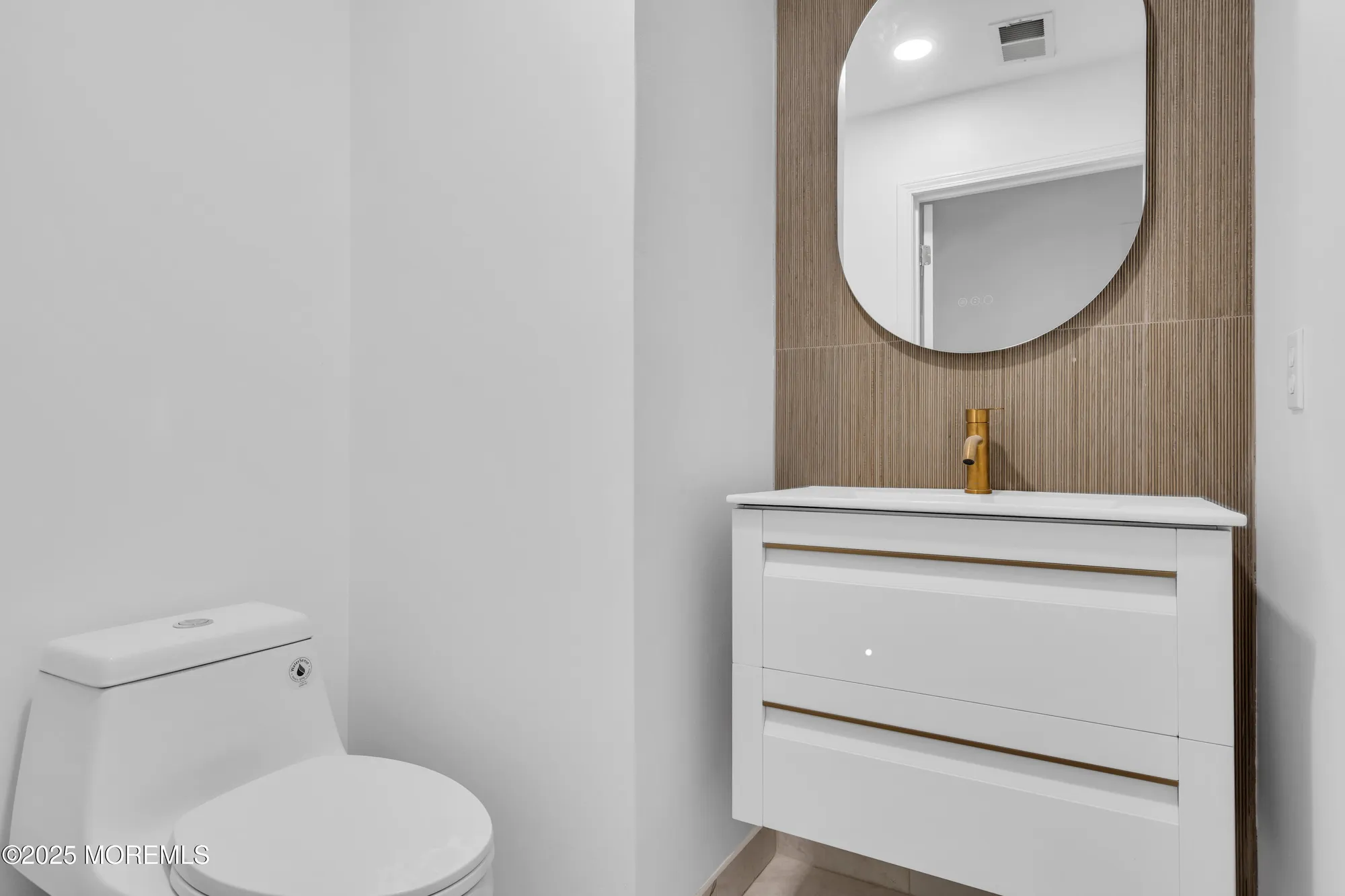 Property Slideshow image 40 of 66 | 9 oakmont rd, Lakewood, NJ, 08701