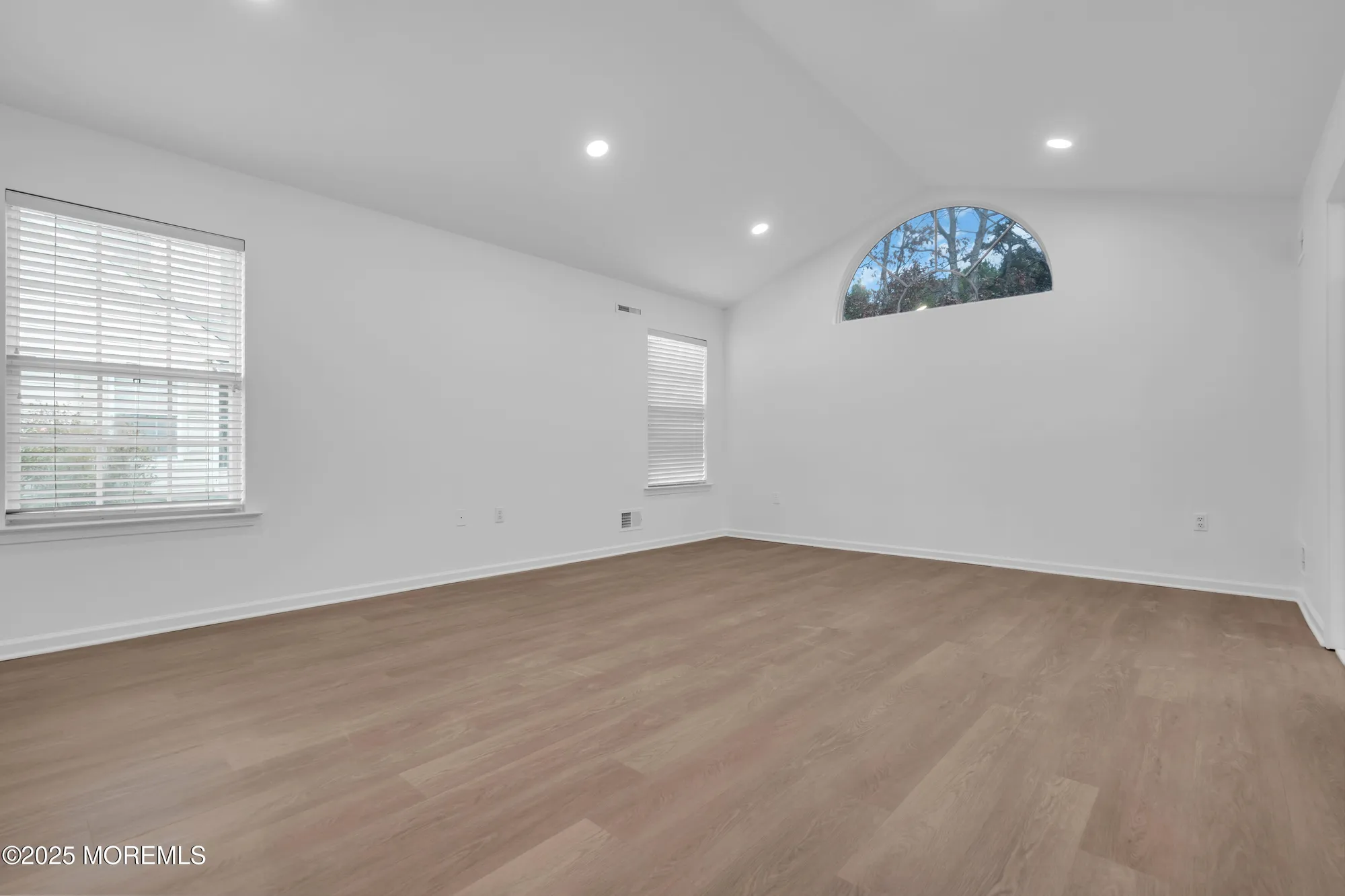 Property Slideshow image 45 of 66 | 9 oakmont rd, Lakewood, NJ, 08701