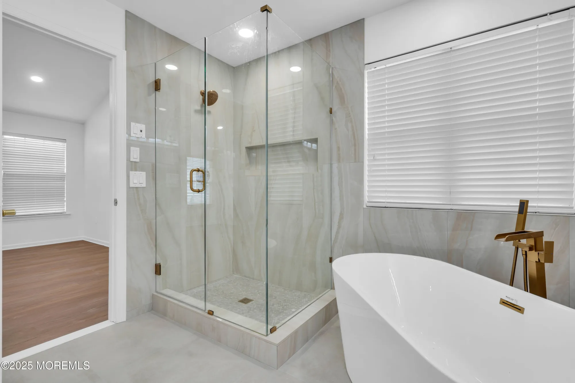 Property Slideshow image 50 of 66 | 9 oakmont rd, Lakewood, NJ, 08701