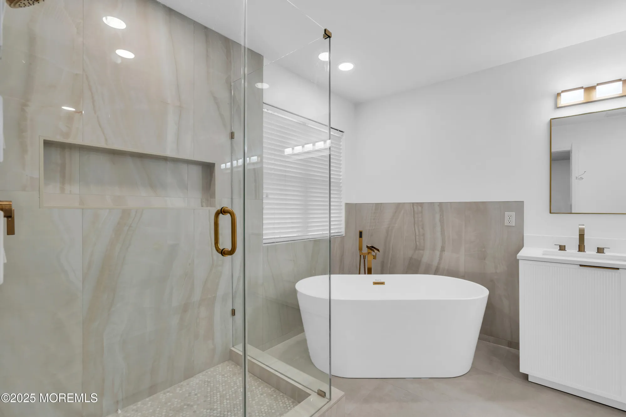 Property Slideshow image 48 of 66 | 9 oakmont rd, Lakewood, NJ, 08701