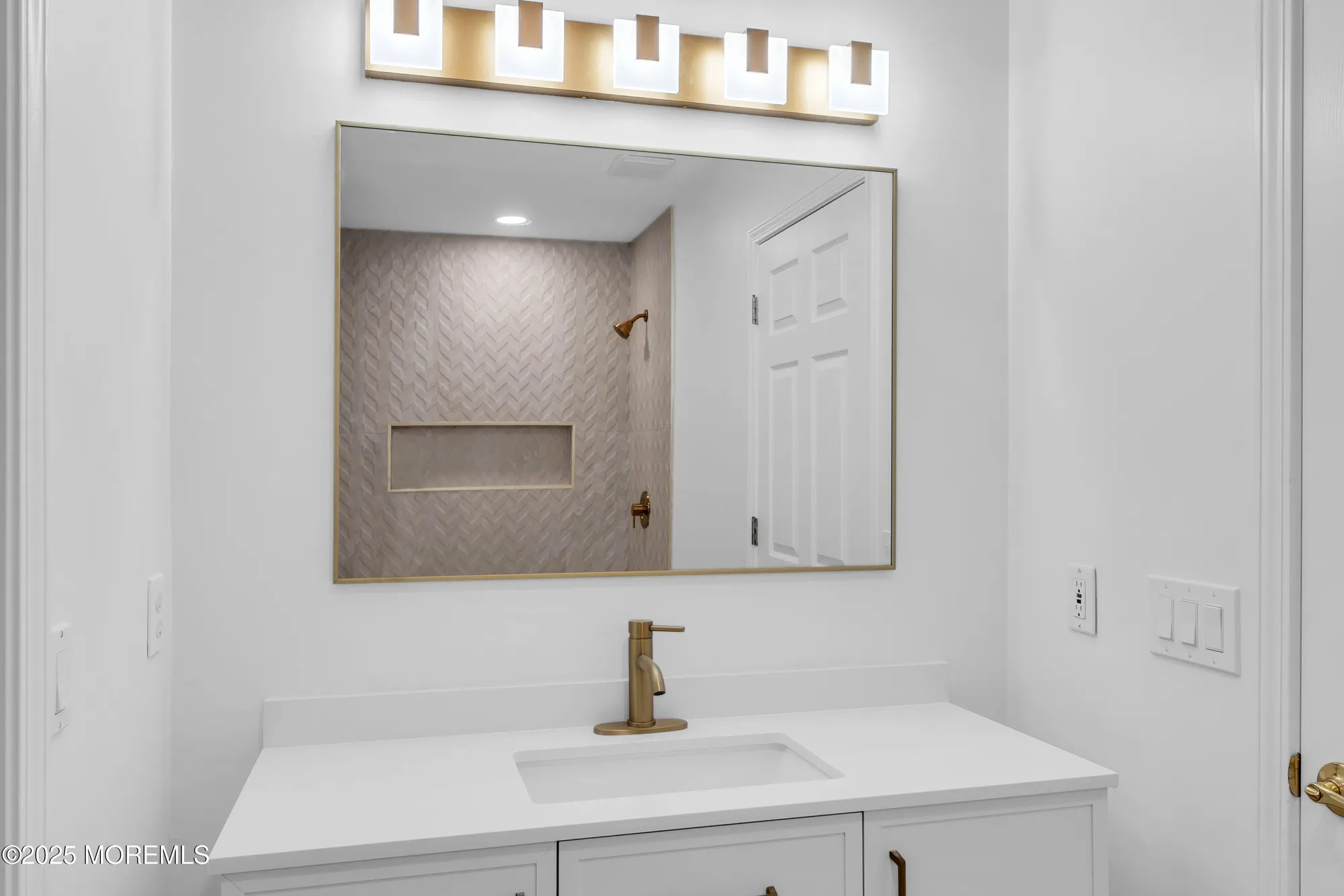 Property Slideshow image 58 of 66 | 9 oakmont rd, Lakewood, NJ, 08701