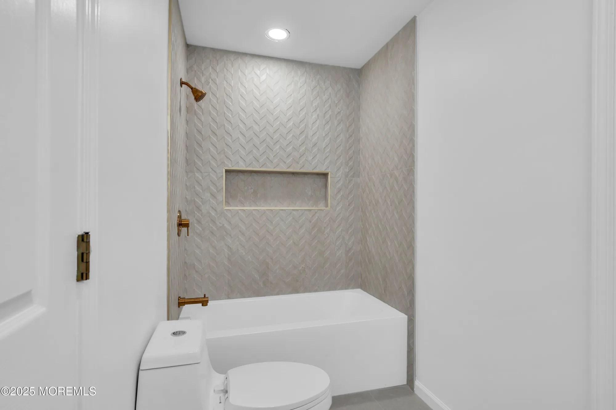 Property Slideshow image 55 of 66 | 9 oakmont rd, Lakewood, NJ, 08701