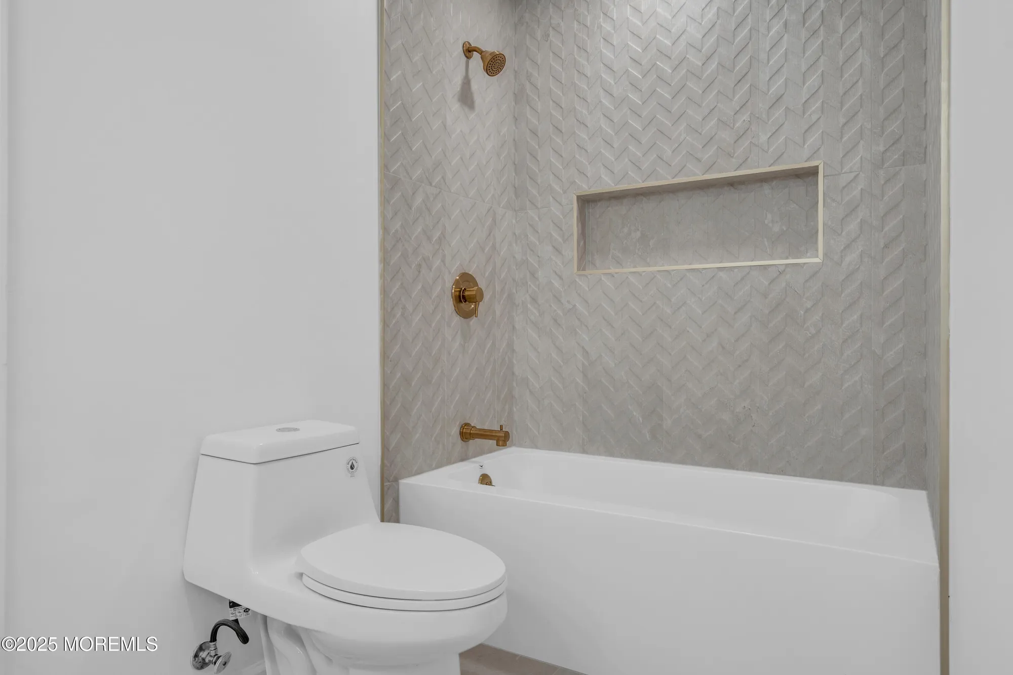 Property Slideshow image 56 of 66 | 9 oakmont rd, Lakewood, NJ, 08701