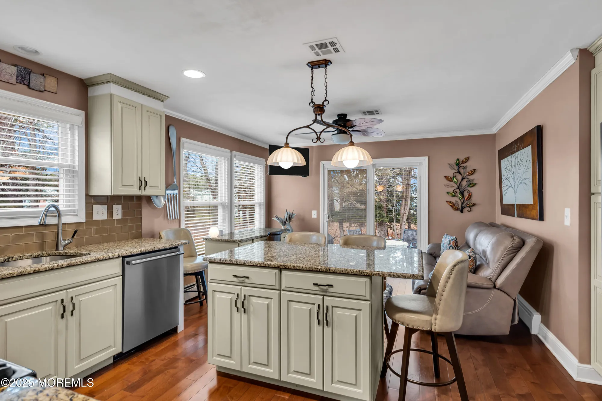 Property Slideshow image 11 of 24 | 21 redlands ct, Toms River, NJ, 08757