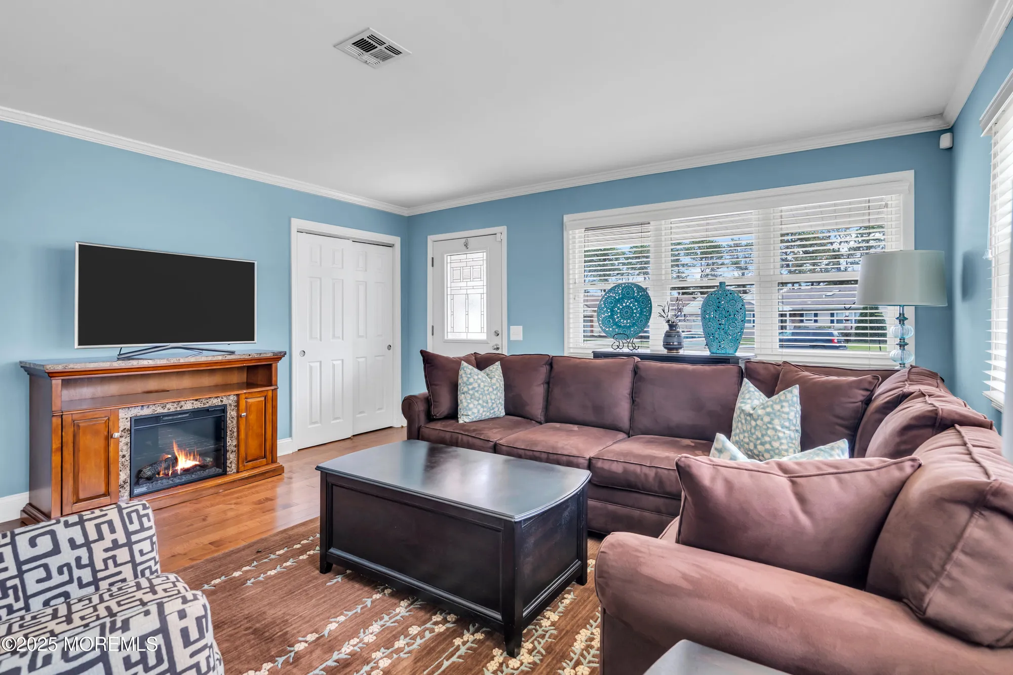 Property Slideshow image 4 of 24 | 21 redlands ct, Toms River, NJ, 08757