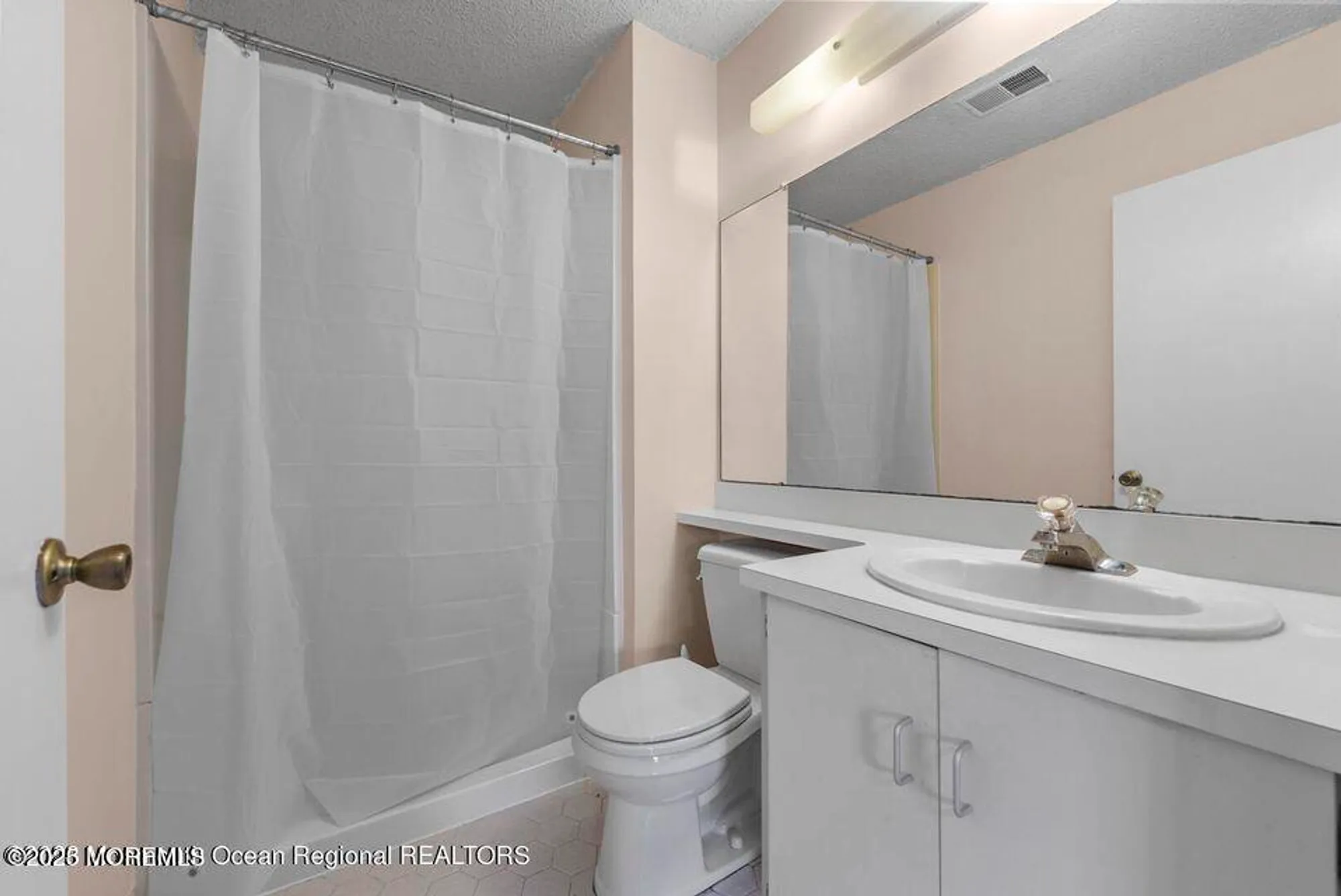 Property Slideshow image 18 of 28 | 237 wycoff way w, East Brunswick, NJ, 08816