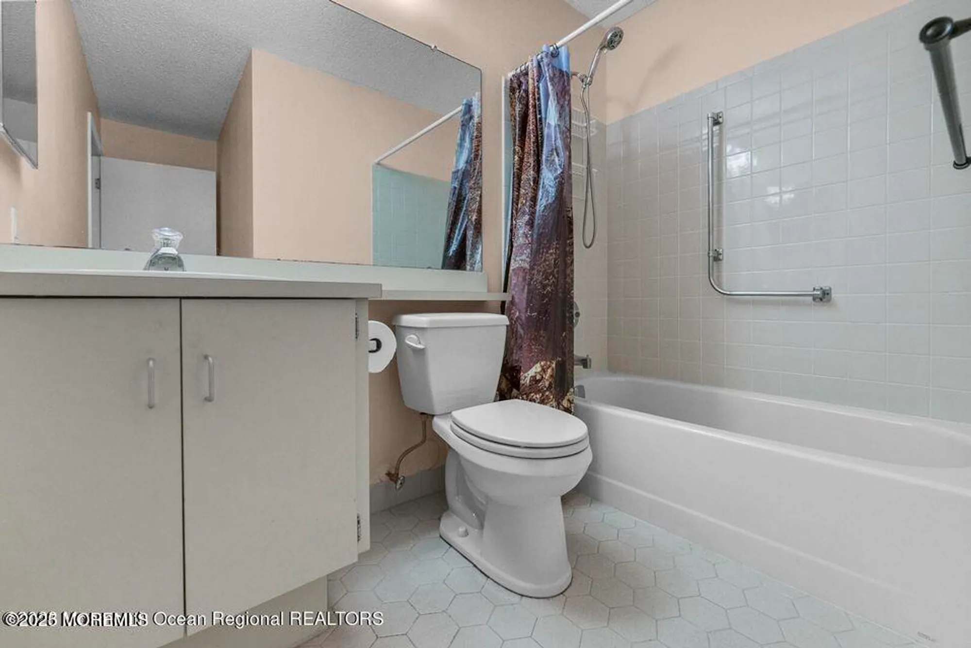 Property Slideshow image 23 of 28 | 237 wycoff way w, East Brunswick, NJ, 08816