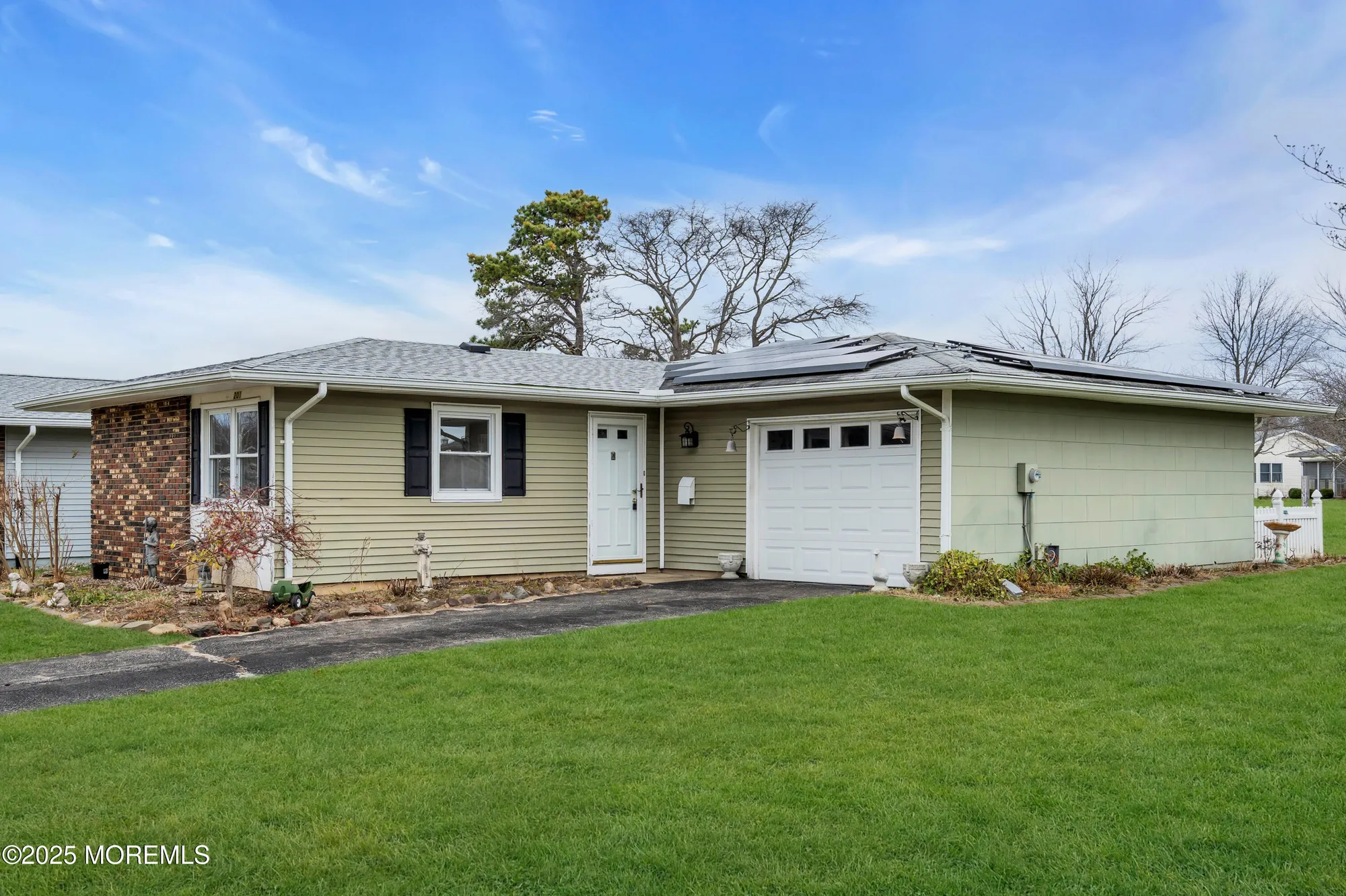 Property Slideshow image 2 of 40 | 201 blake cir, Brick, NJ, 08724