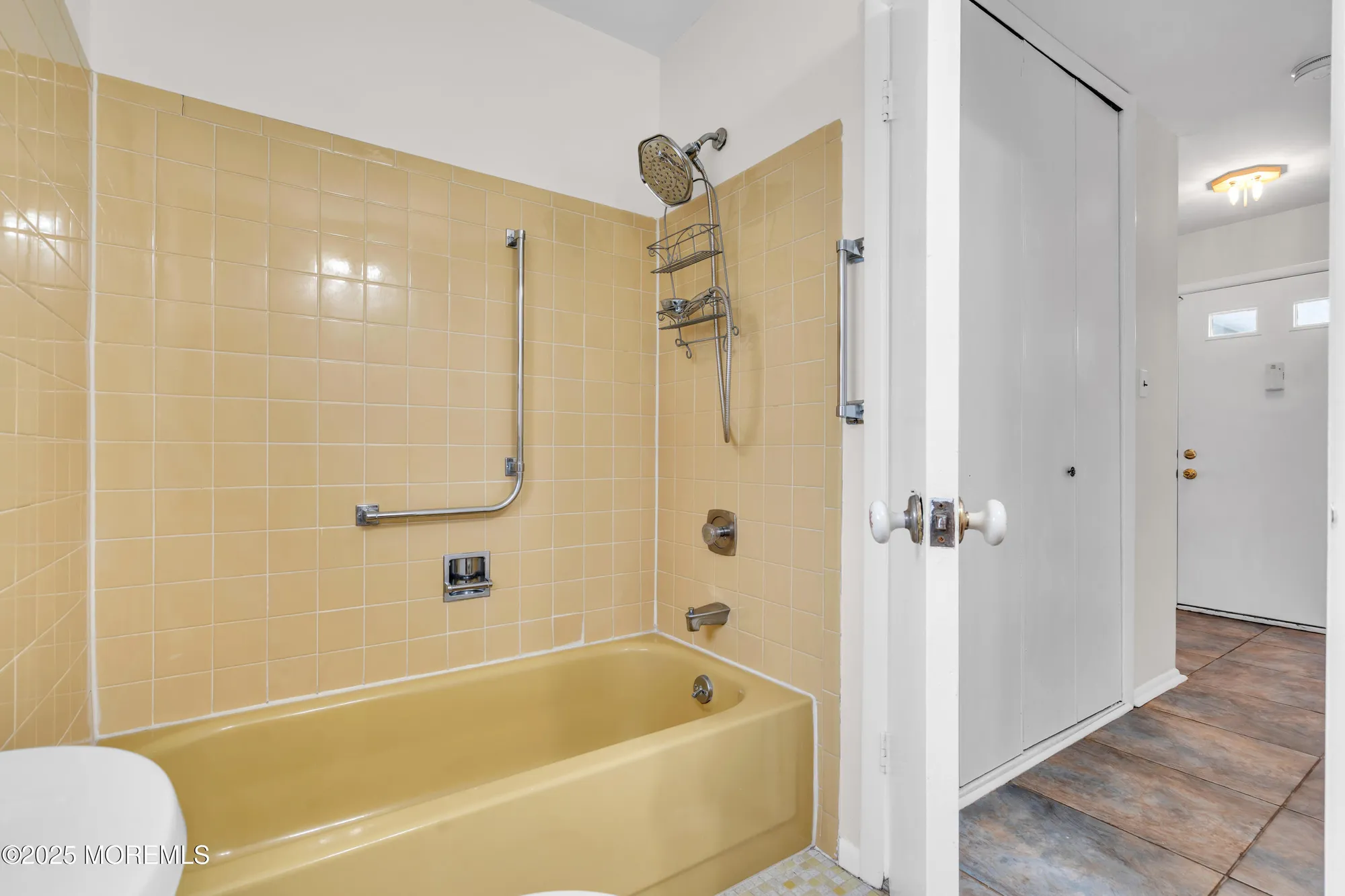 Property Slideshow image 23 of 40 | 201 blake cir, Brick, NJ, 08724