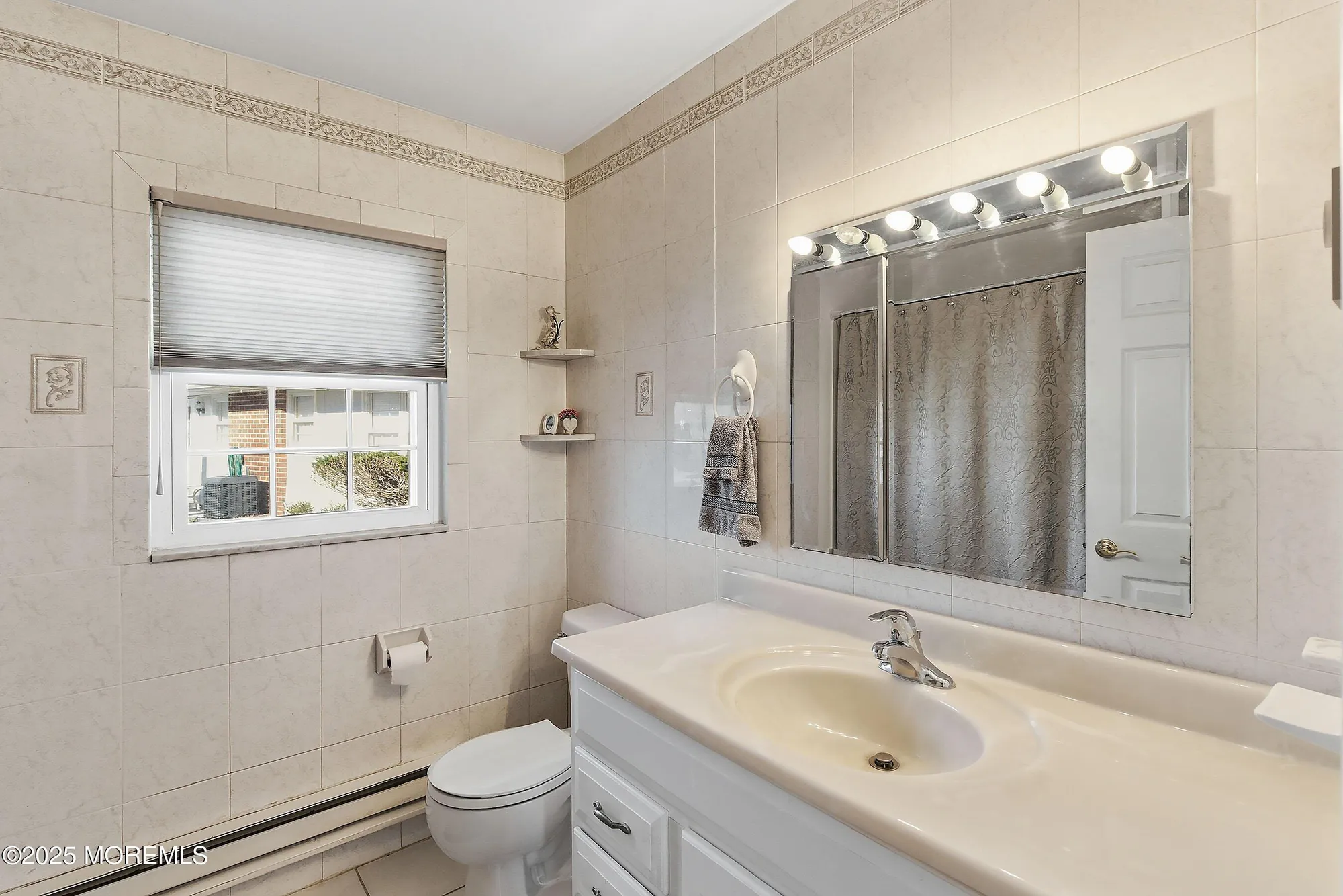 Property Slideshow image 13 of 27 | 1169b clydebank ct, Lakewood, NJ, 08701