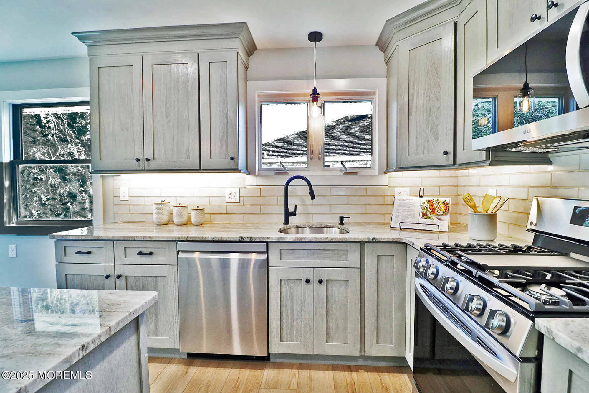 Property Slideshow image 15 of 43 | 16 mount dashan ln, Toms River, NJ, 08753