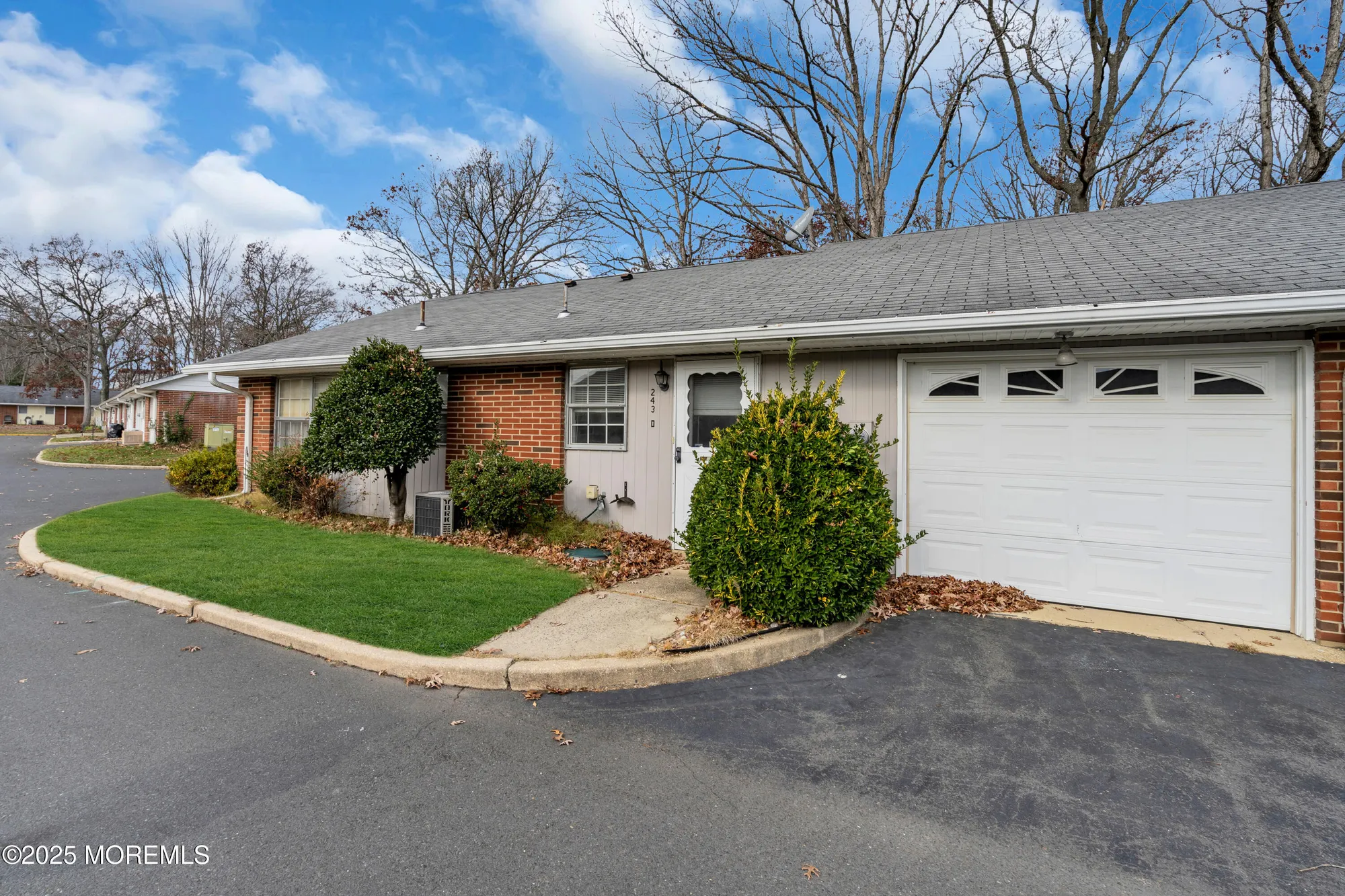 Property Slideshow image 4 of 22 | 243d jefferson ct, Lakewood, NJ, 08701