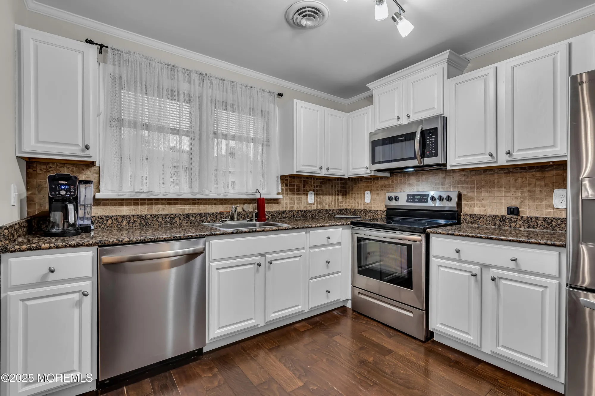 Property Slideshow image 12 of 26 | 22 hummingbird ln # 73, Whiting, NJ, 08759