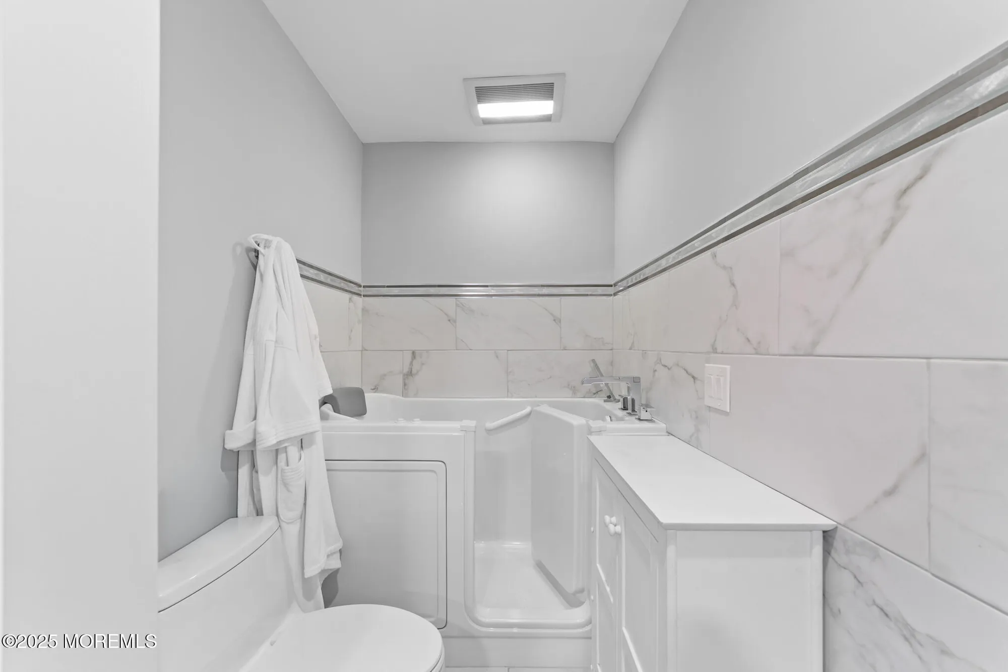 Property Slideshow image 21 of 31 | 264 glen rd 264a, Monroe, NJ, 08831