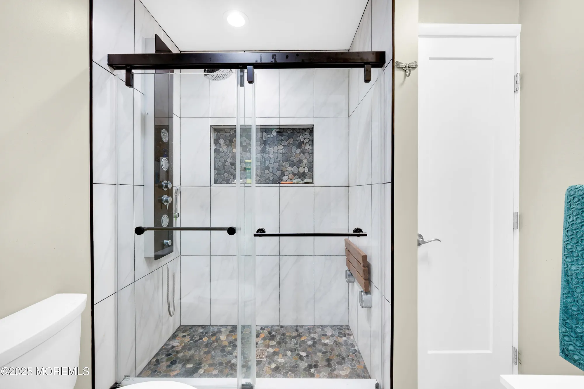 Property Slideshow image 12 of 40 | 588a lake point dr # 100a, Lakewood, NJ, 08701