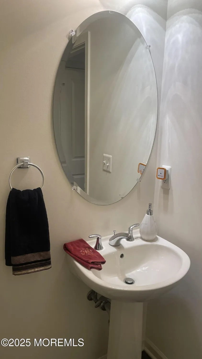 Property Slideshow image 9 of 24 | 735 amy ct, Lakewood, NJ, 08701