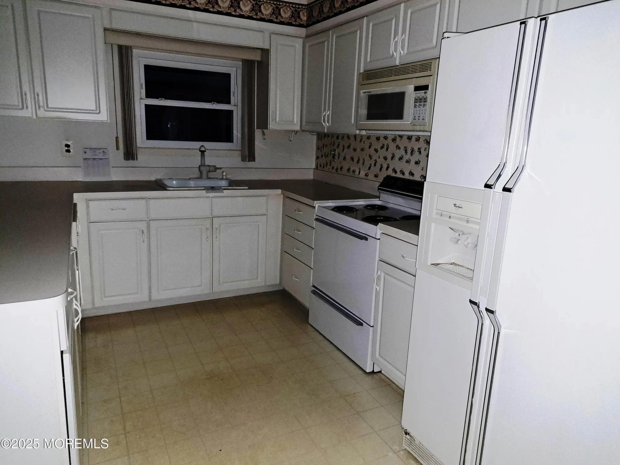 Property Slideshow image 2 of 33 | 135 biabou dr, Toms River, NJ, 08757