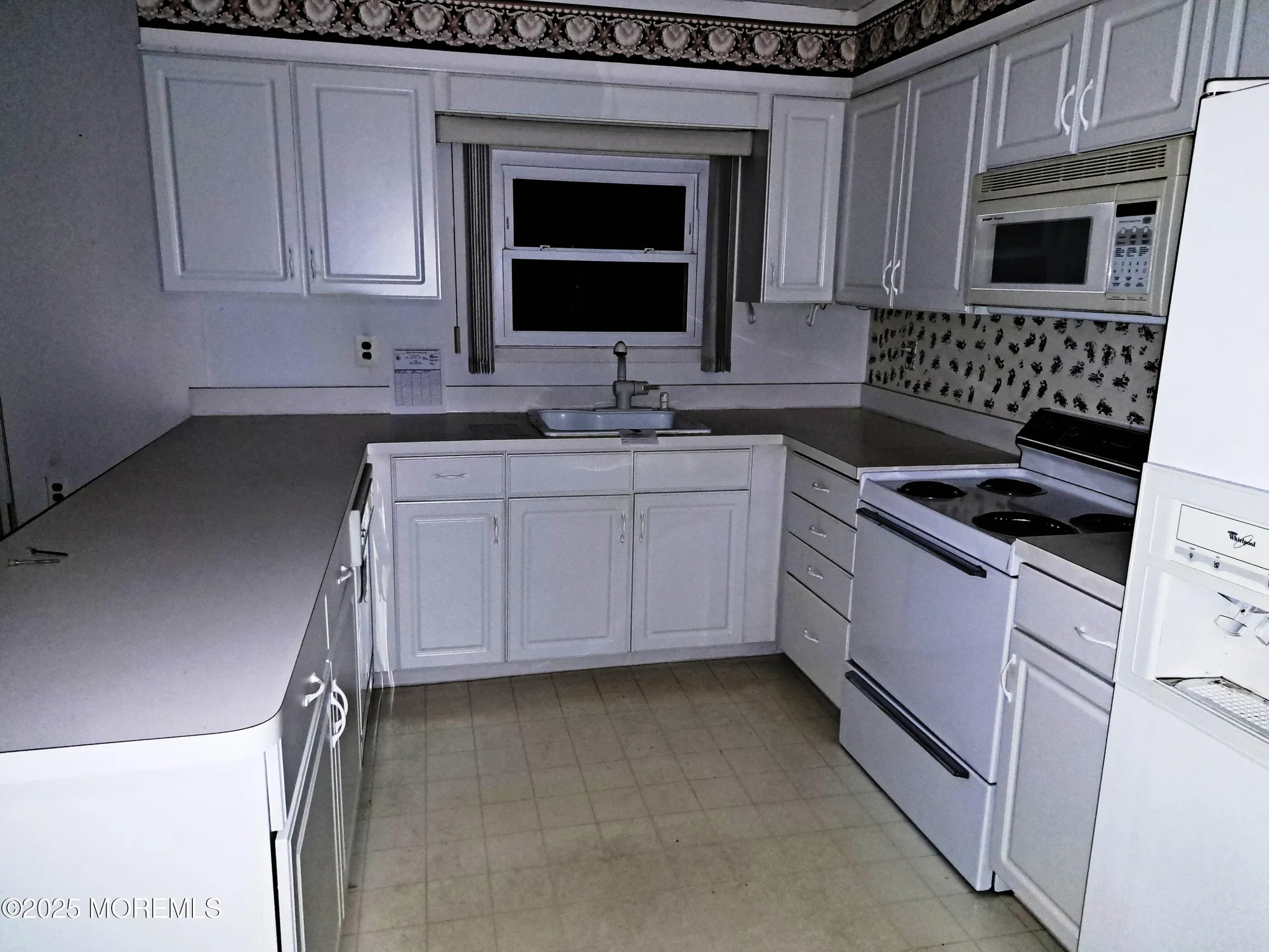 Property Slideshow image 6 of 33 | 135 biabou dr, Toms River, NJ, 08757