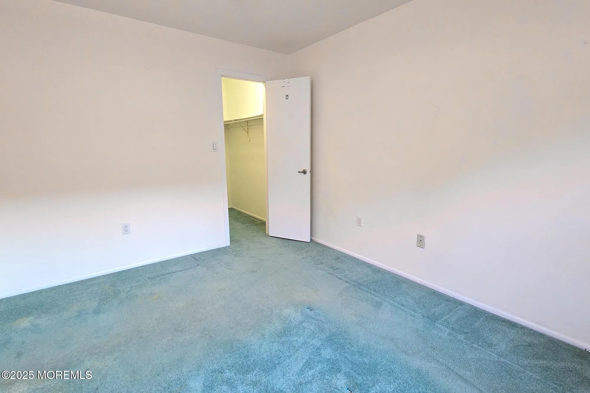 Property Slideshow image 22 of 33 | 91 lauren ln, Brick, NJ, 08723