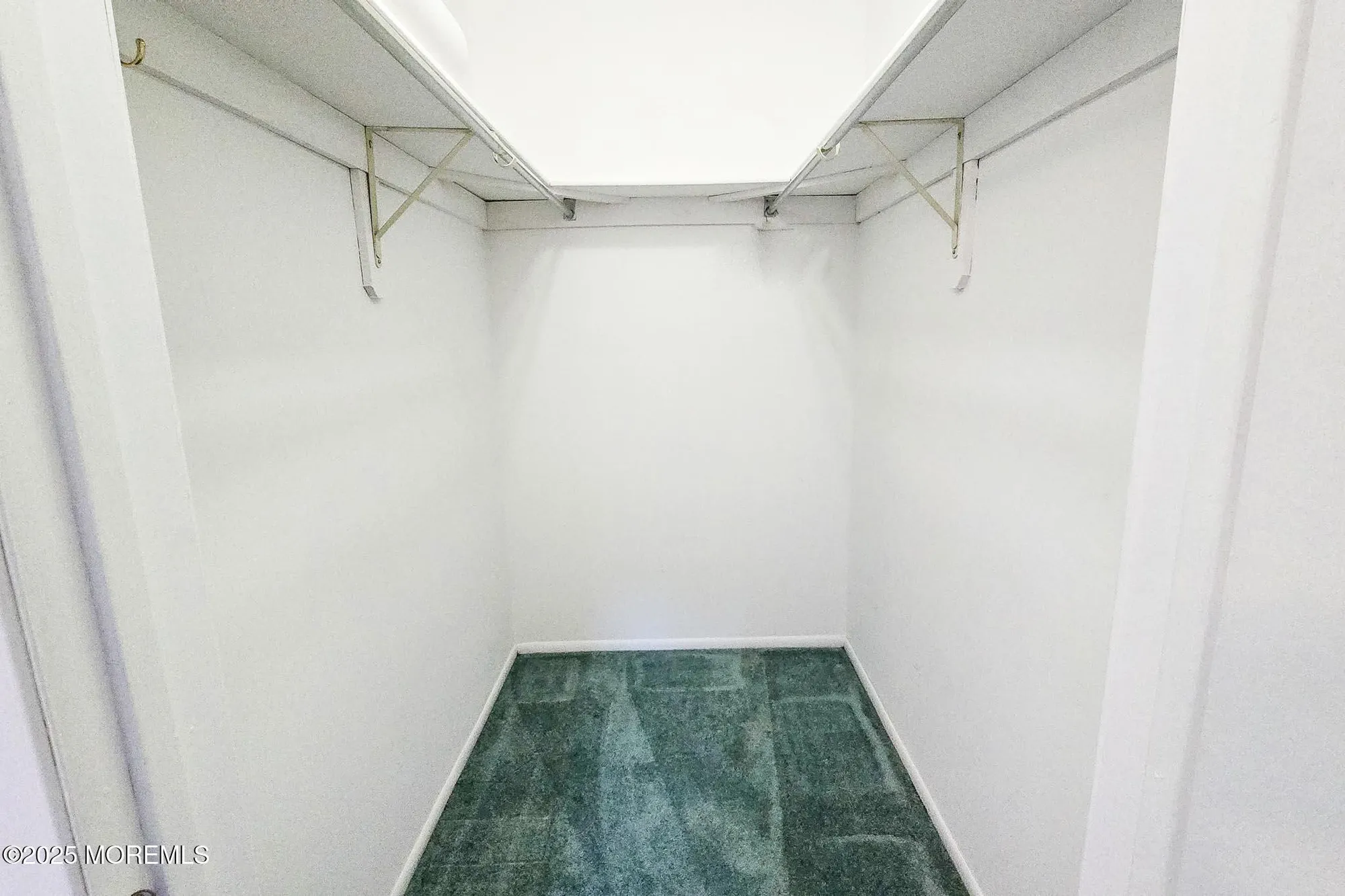 Property Slideshow image 23 of 33 | 91 lauren ln, Brick, NJ, 08723