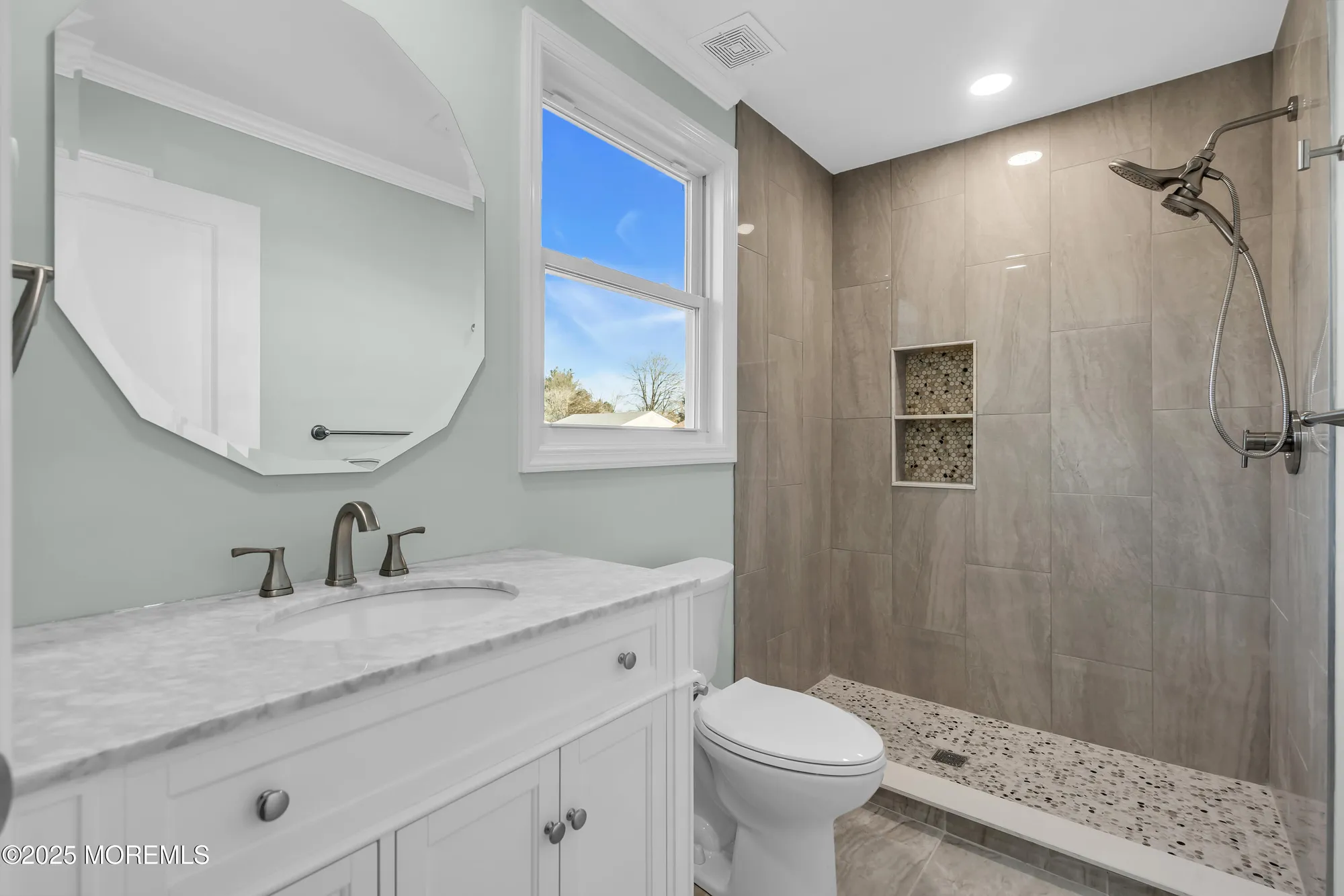 Property Slideshow image 18 of 31 | 80 brakenbury dr, Toms River, NJ, 08757