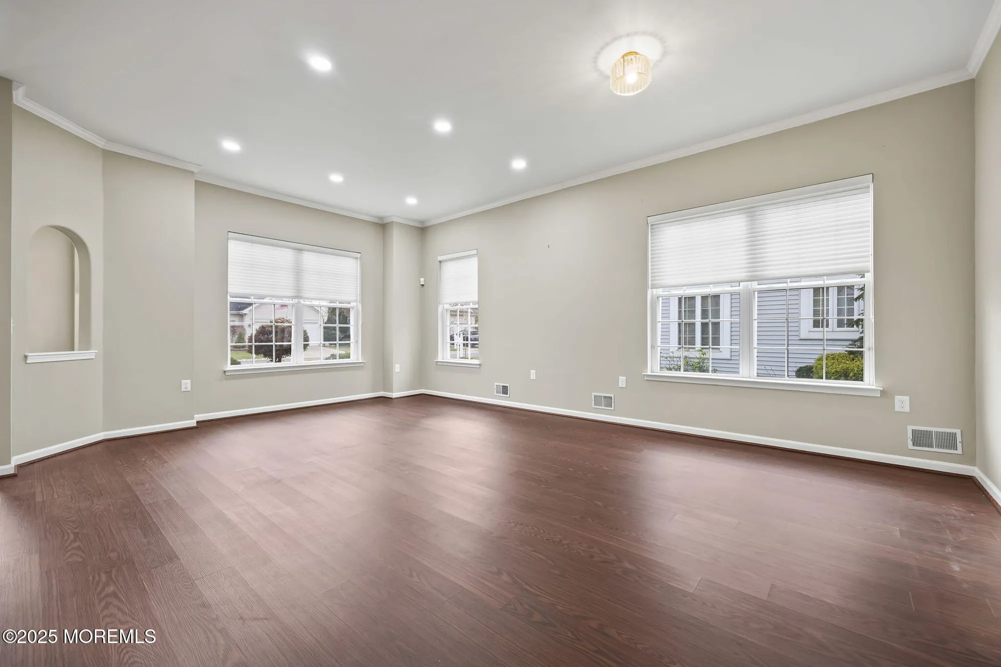 Property Slideshow image 9 of 56 | 22 baltusrol dr, Jackson, NJ, 08527