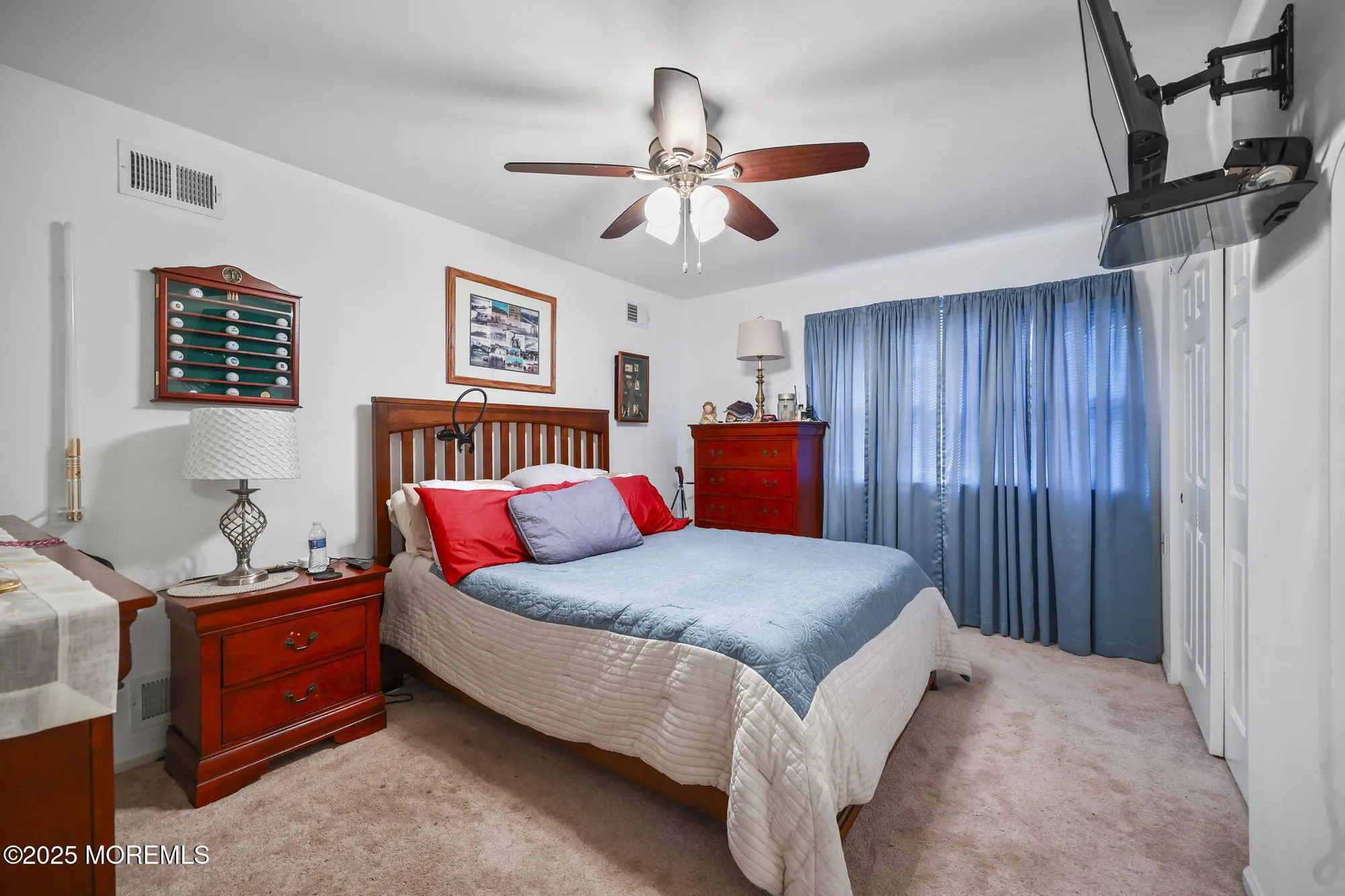 Property Slideshow image 16 of 24 | 41 suffolk way, Marlboro, NJ, 07746