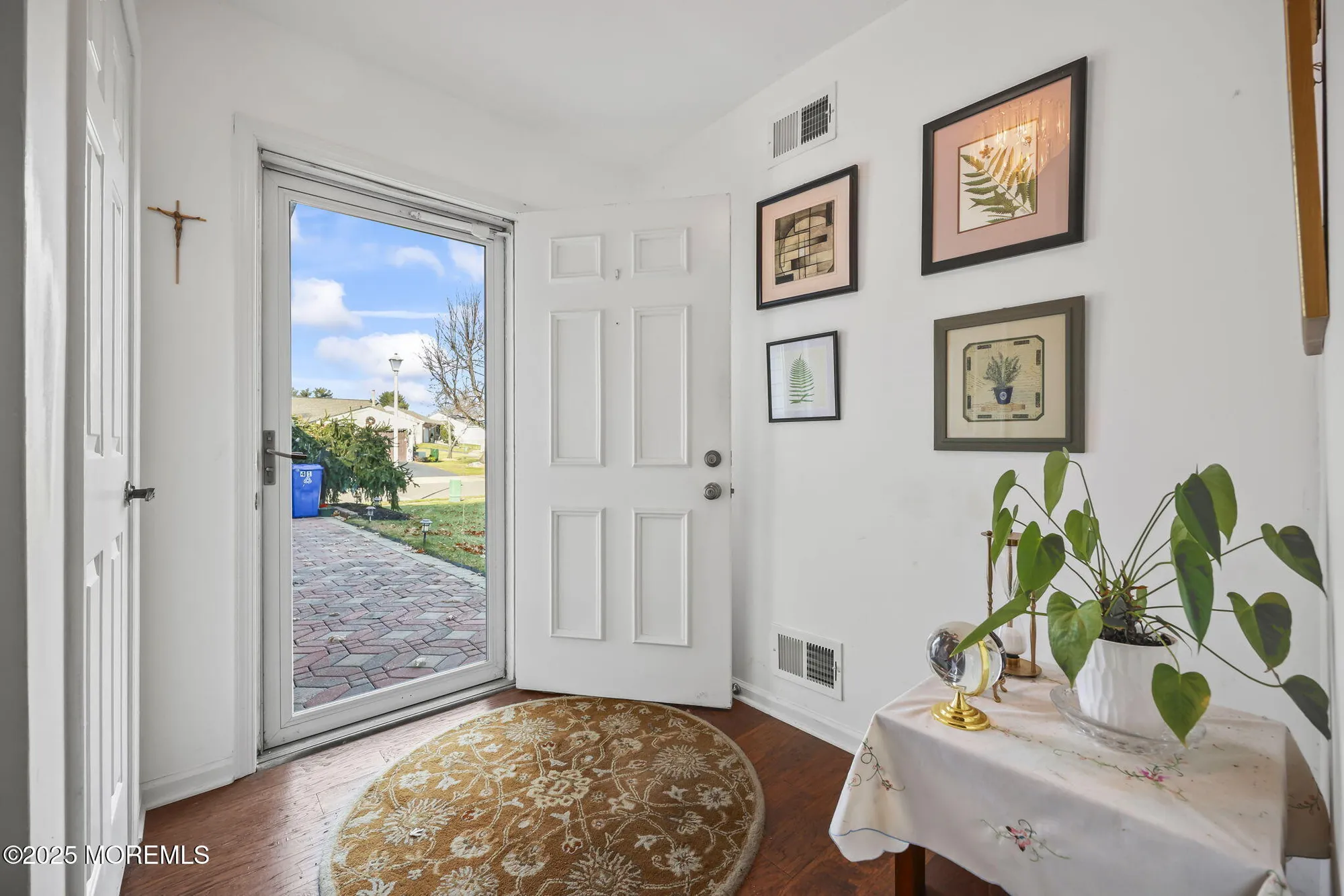 Property Slideshow image 4 of 24 | 41 suffolk way, Marlboro, NJ, 07746