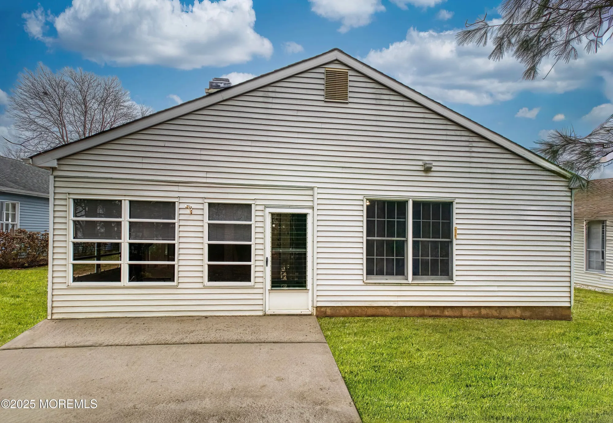 Property Slideshow image 5 of 36 | 1493 forelle ln, Toms River, NJ, 08755