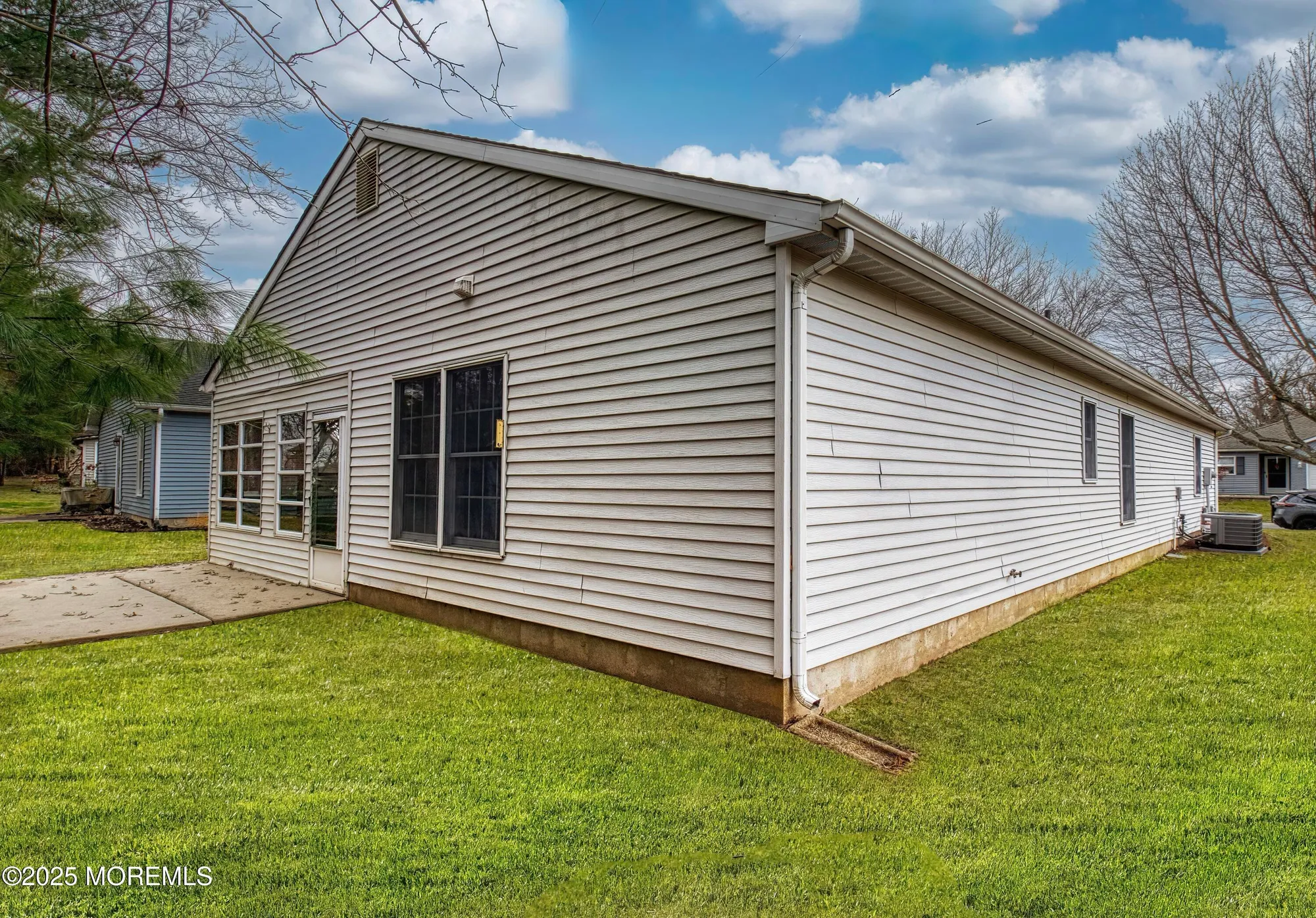 Property Slideshow image 4 of 36 | 1493 forelle ln, Toms River, NJ, 08755