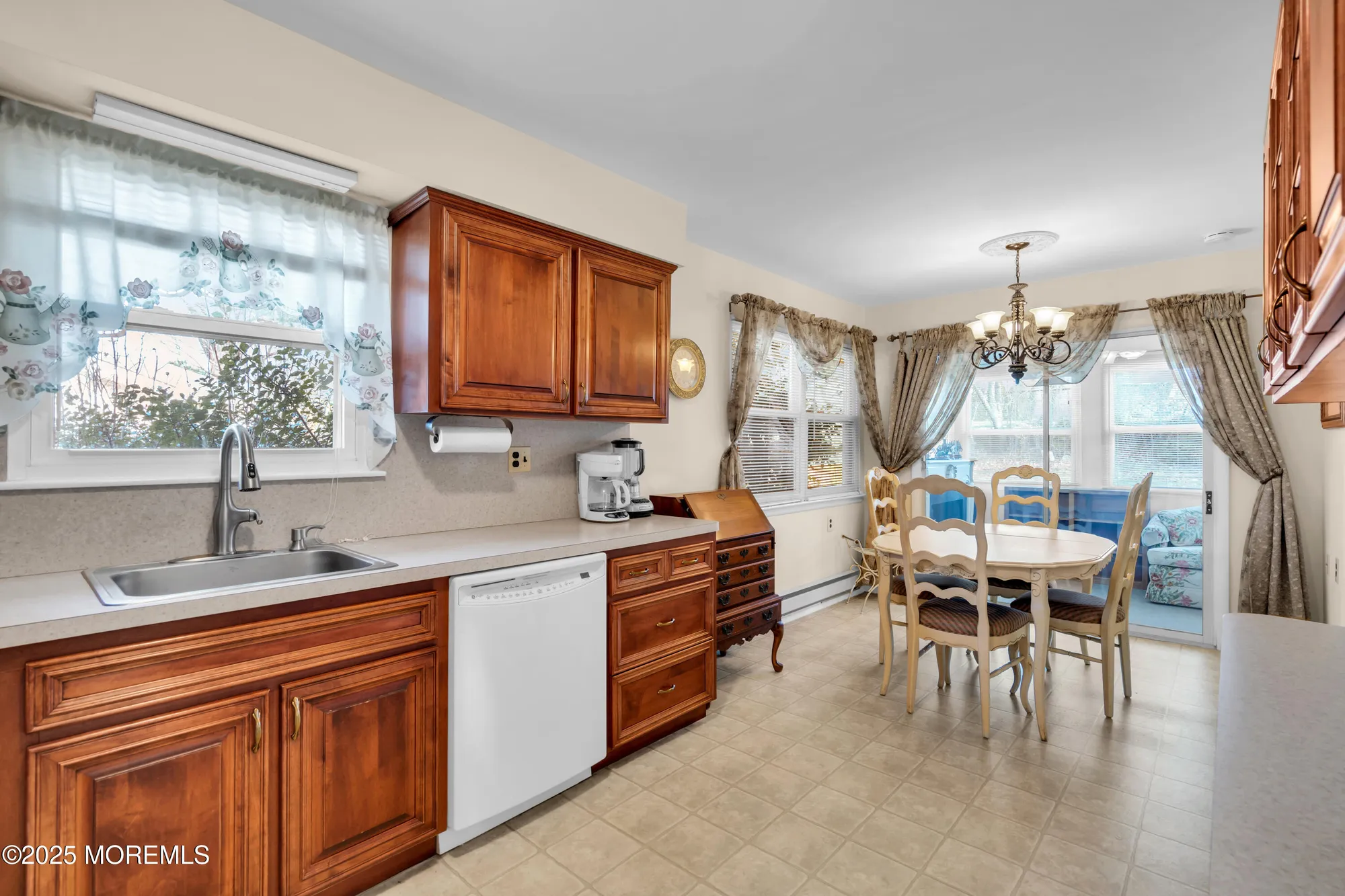 Property Slideshow image 13 of 30 | 9 lodge ct, Brick, NJ, 08724