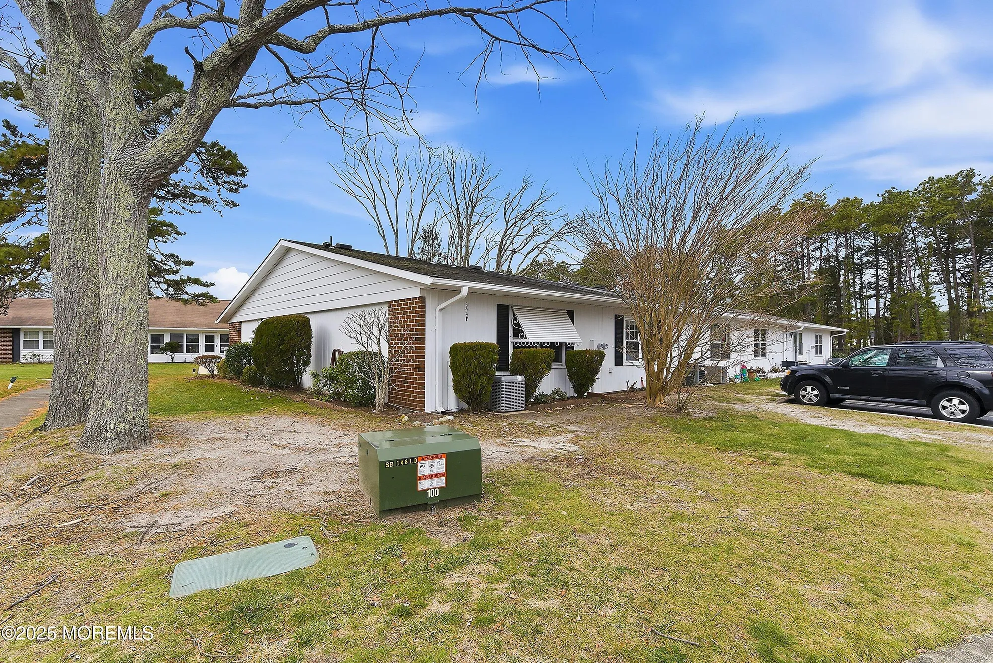 Property Slideshow image 2 of 21 | 944f aberdeen dr, Lakewood, NJ, 08701