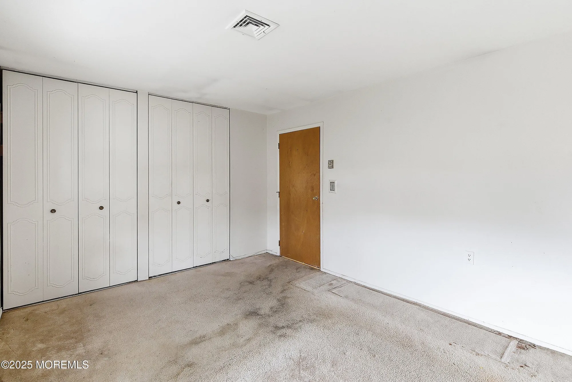 Property Slideshow image 12 of 21 | 944f aberdeen dr, Lakewood, NJ, 08701