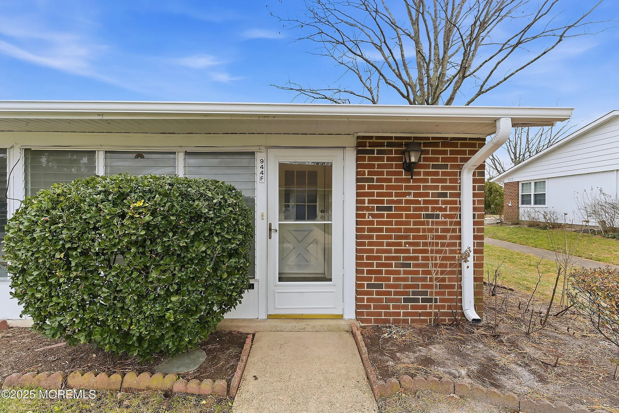 Property Slideshow image 1 of 21 | 944f aberdeen dr, Lakewood, NJ, 08701