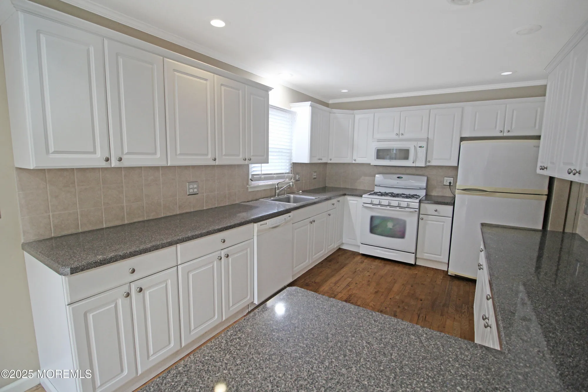 Property Slideshow image 9 of 31 | 13 shaw ct, Toms River, NJ, 08757