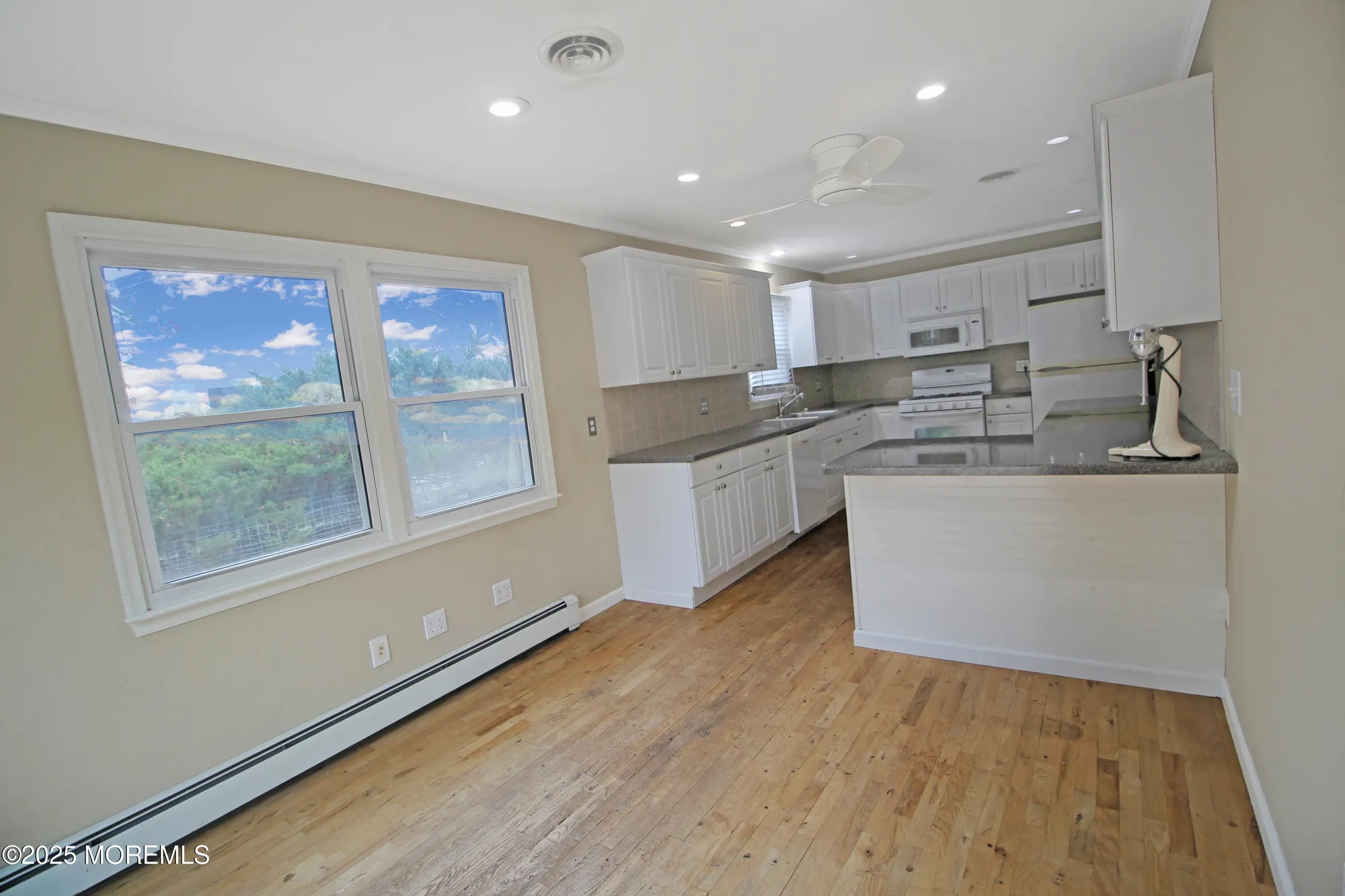 Property Slideshow image 13 of 31 | 13 shaw ct, Toms River, NJ, 08757