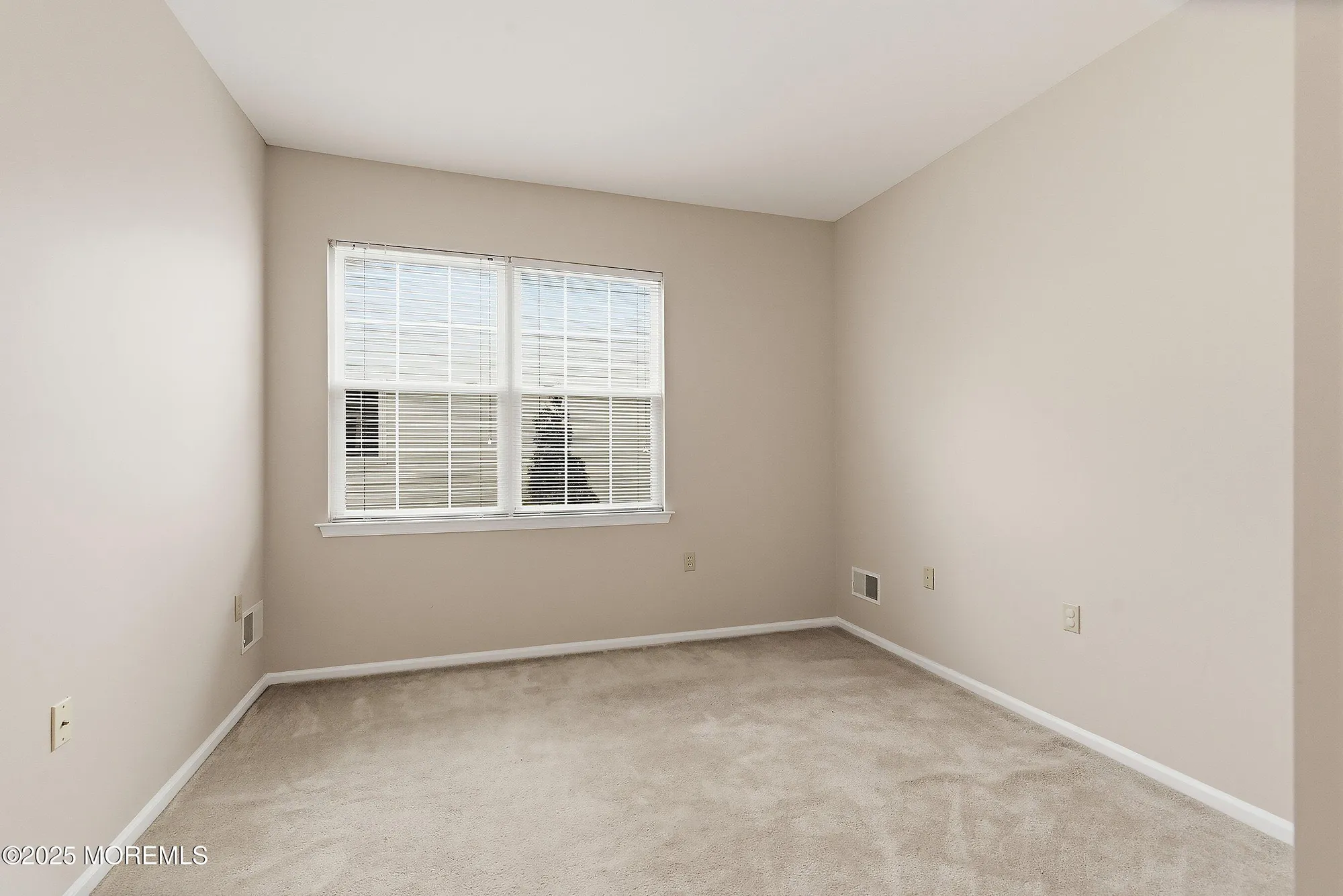 Property Slideshow image 23 of 61 | 6 swan lake ct, Barnegat, NJ, 08005