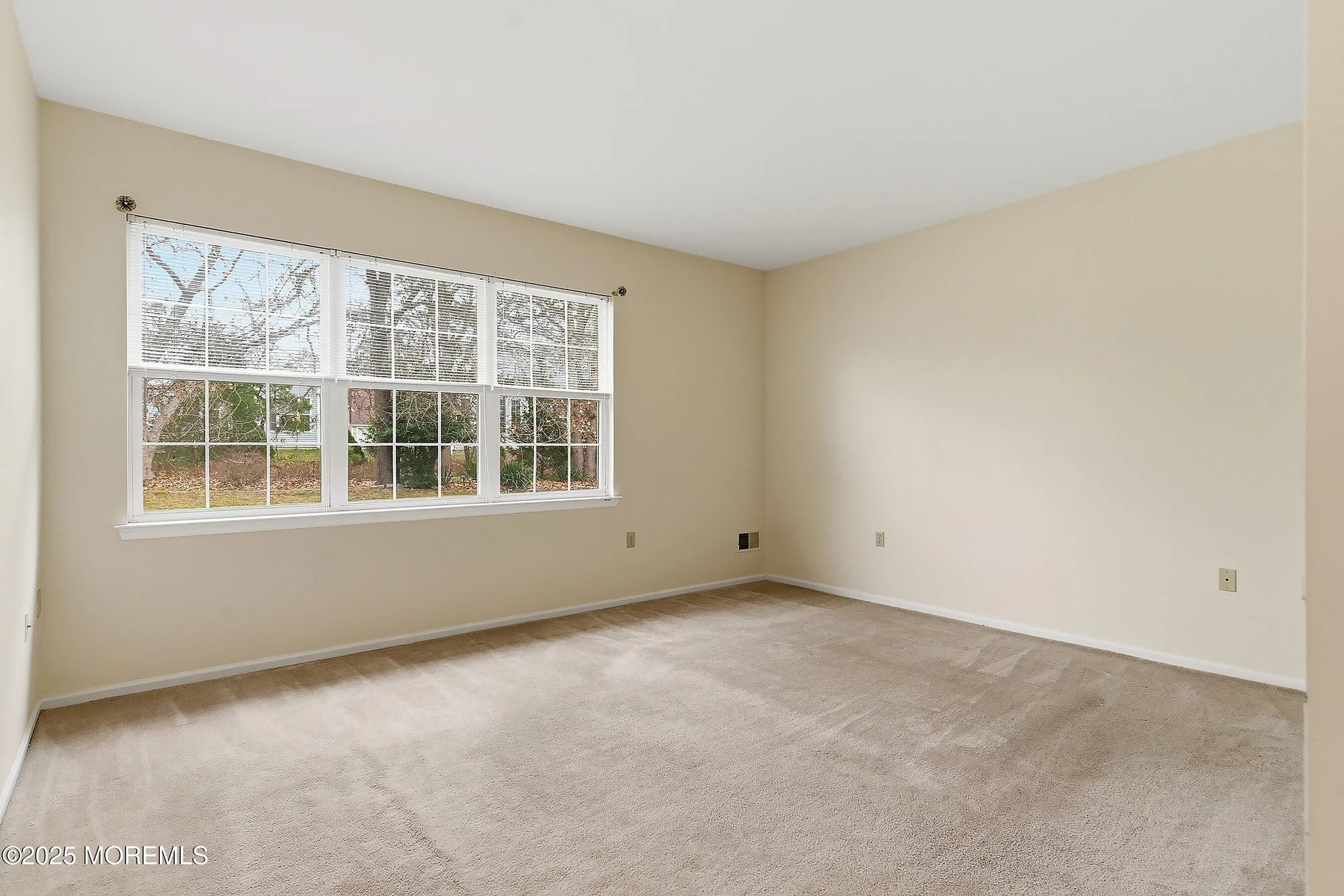 Property Slideshow image 18 of 61 | 6 swan lake ct, Barnegat, NJ, 08005