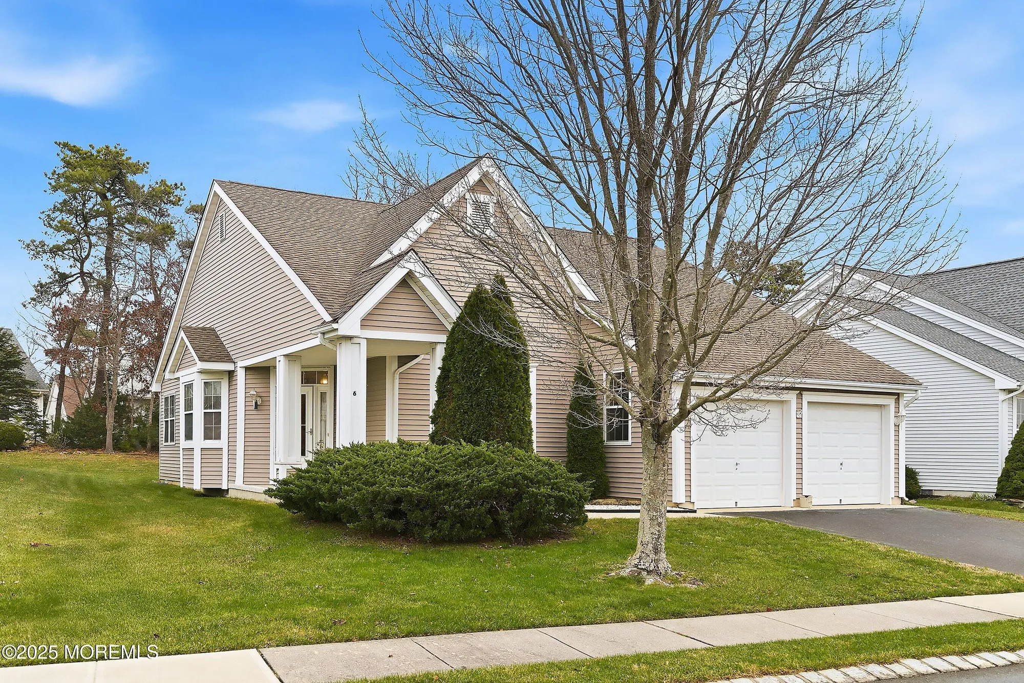 Property Slideshow image 1 of 61 | 6 swan lake ct, Barnegat, NJ, 08005