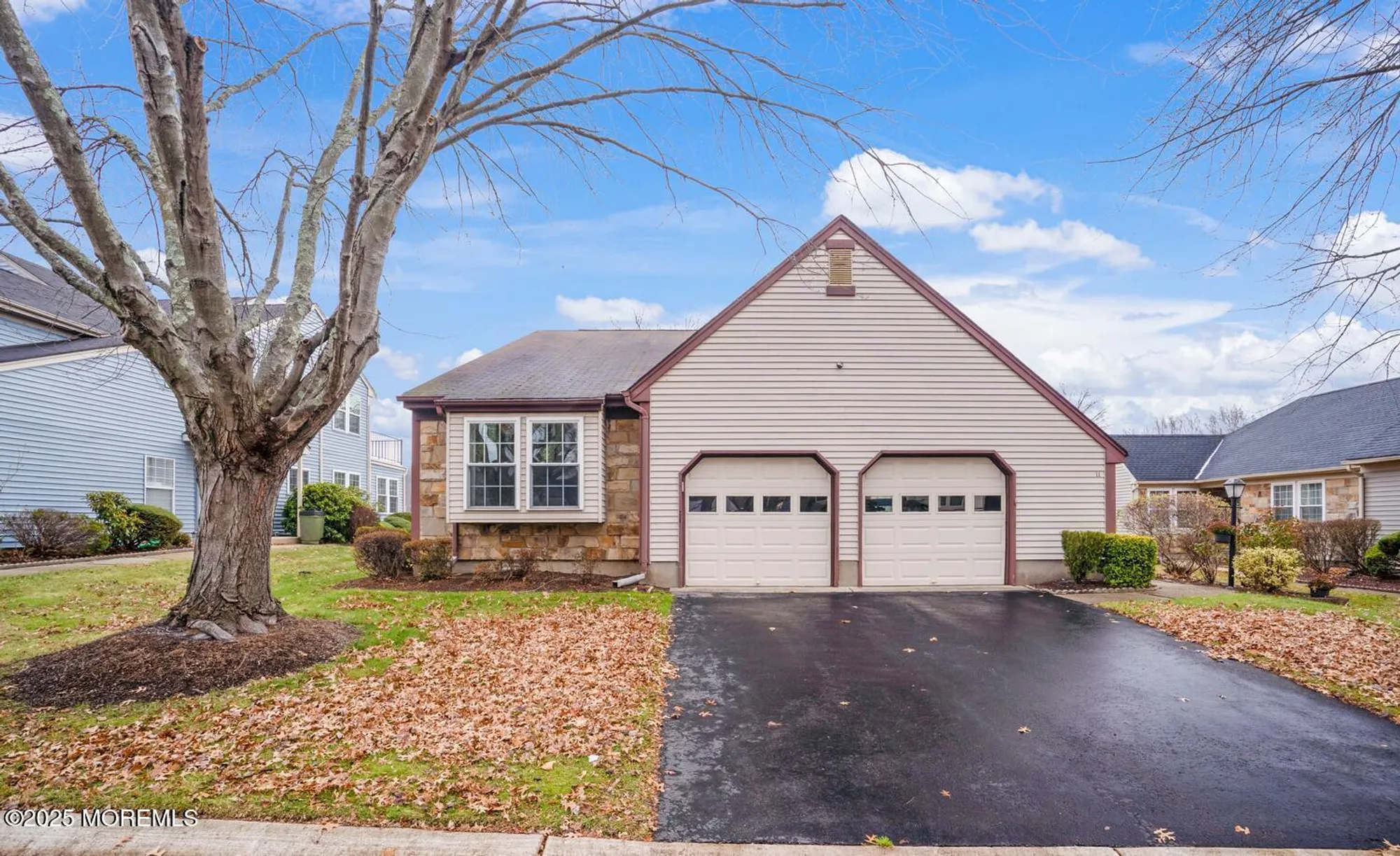 Property Slideshow image 1 of 33 | 11 bedfordshire dr, Monroe, NJ, 08831