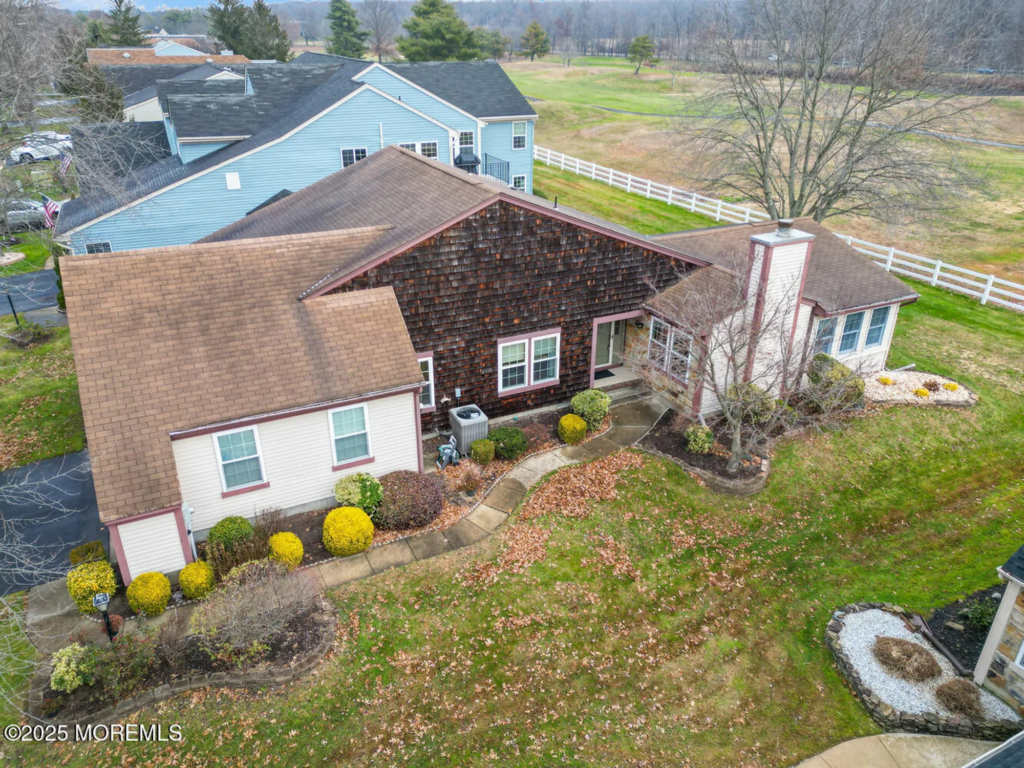 Property Slideshow image 27 of 33 | 11 bedfordshire dr, Monroe, NJ, 08831