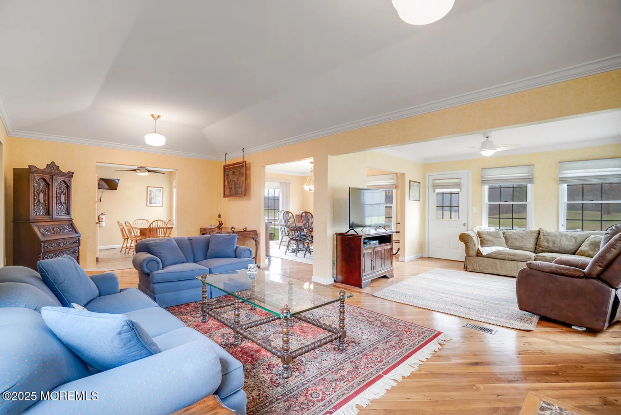 Property Slideshow image 6 of 33 | 11 bedfordshire dr, Monroe, NJ, 08831