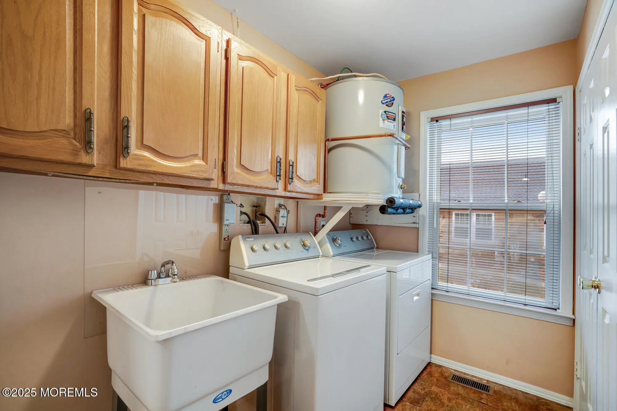 Property Slideshow image 29 of 33 | 11 bedfordshire dr, Monroe, NJ, 08831