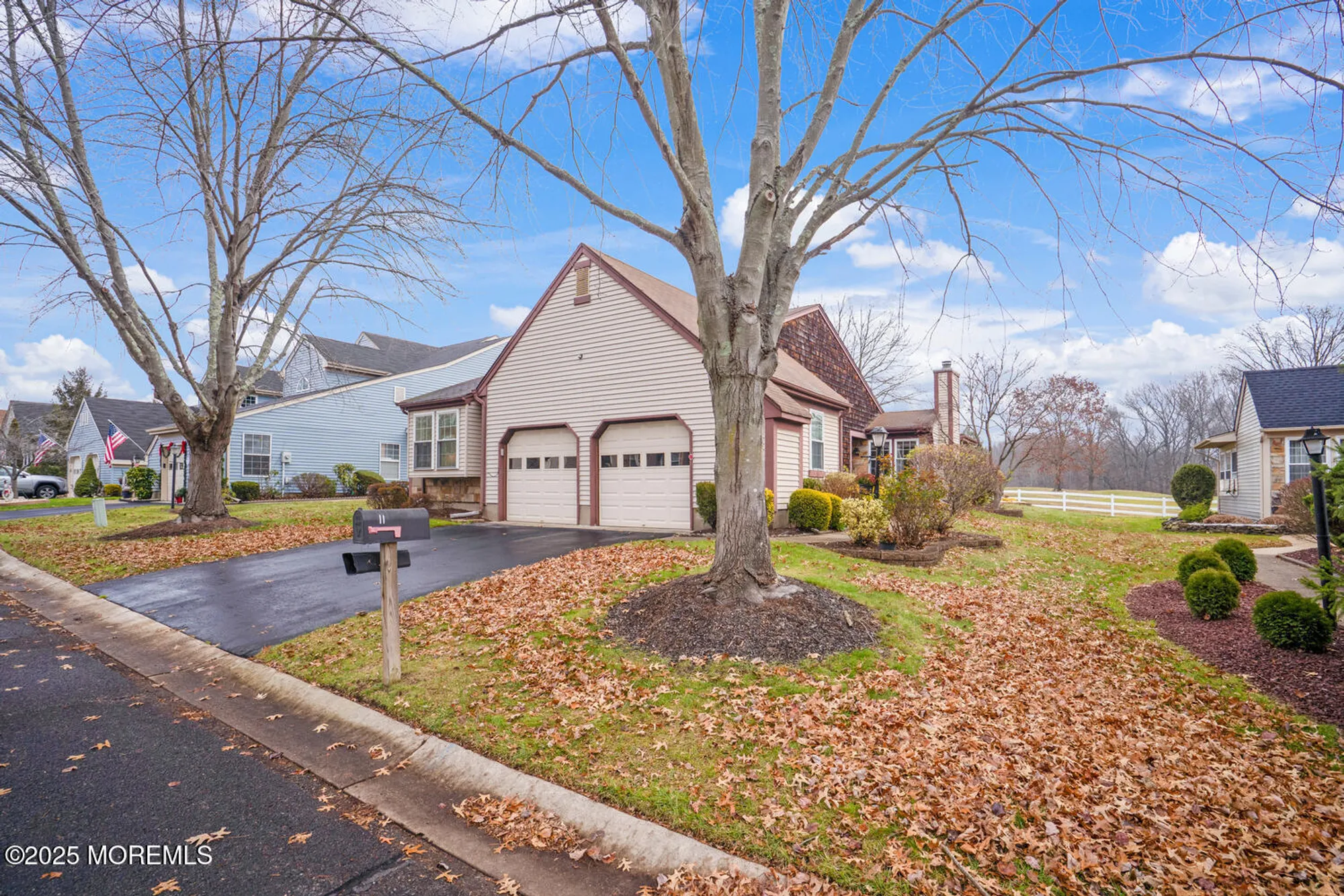 Property Slideshow image 30 of 33 | 11 bedfordshire dr, Monroe, NJ, 08831