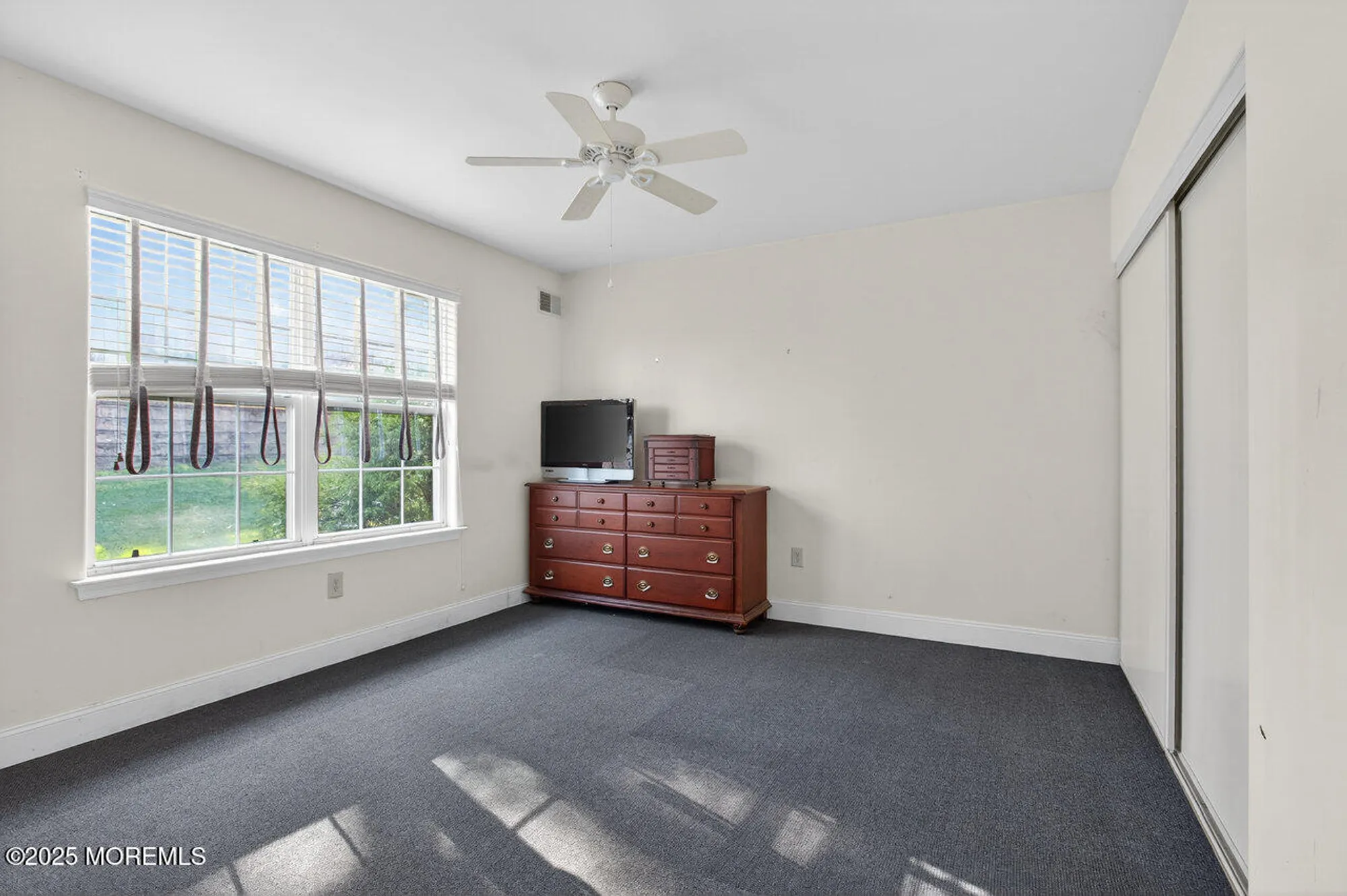 Property Slideshow image 18 of 29 | 1247b thornbury ln, Manchester, NJ, 08759