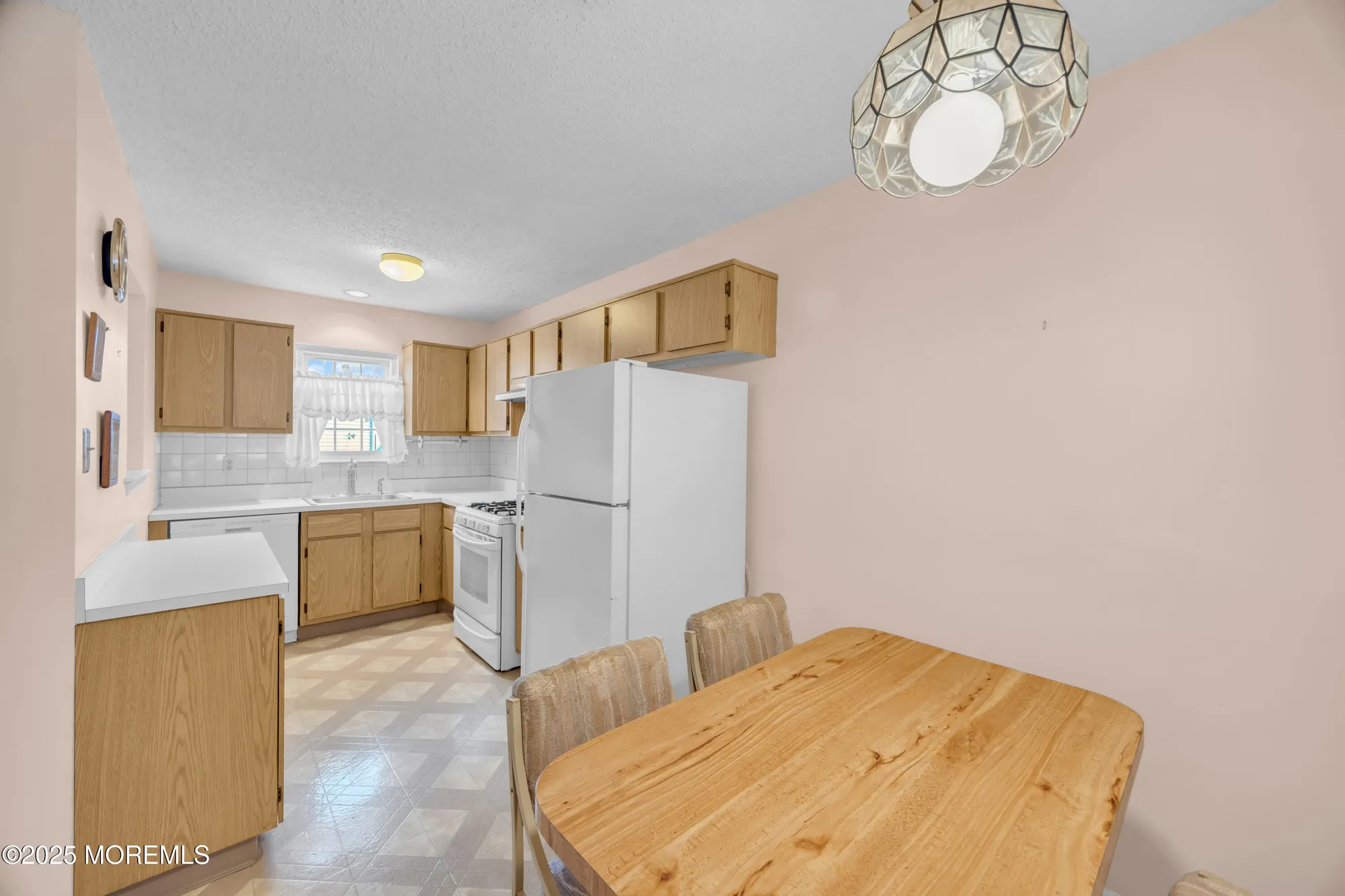 Property Slideshow image 16 of 36 | 7 gatley close, Freehold, NJ, 07728