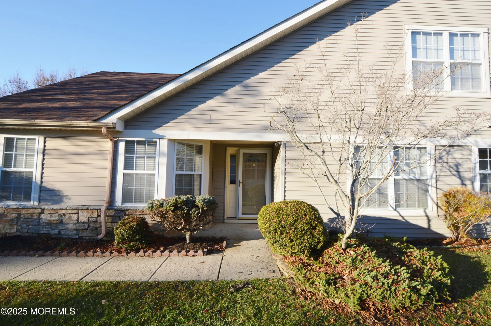 Property Slideshow image 3 of 61 | 2677 meadow lake dr, Toms River, NJ, 08755