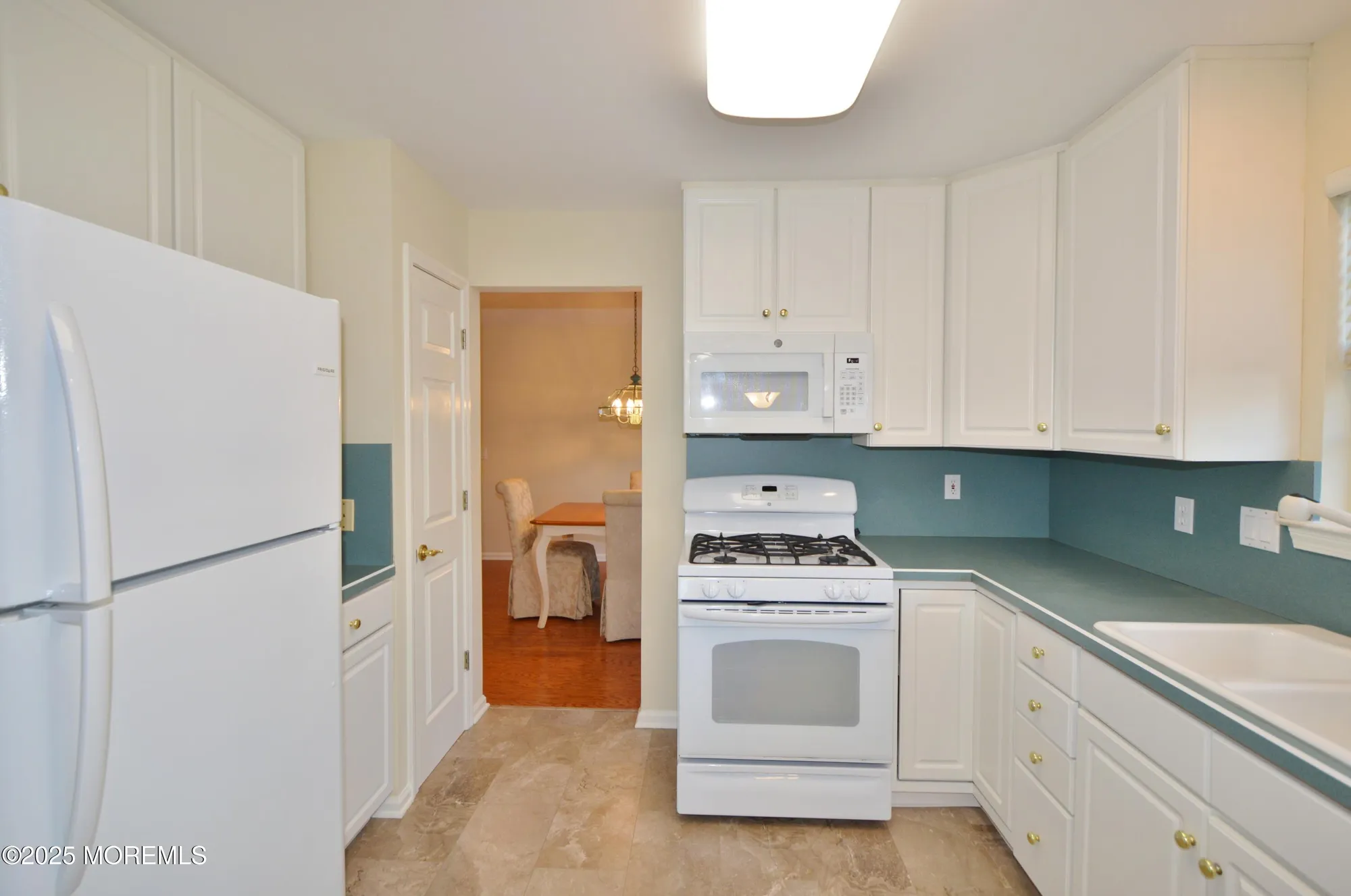 Property Slideshow image 14 of 61 | 2677 meadow lake dr, Toms River, NJ, 08755