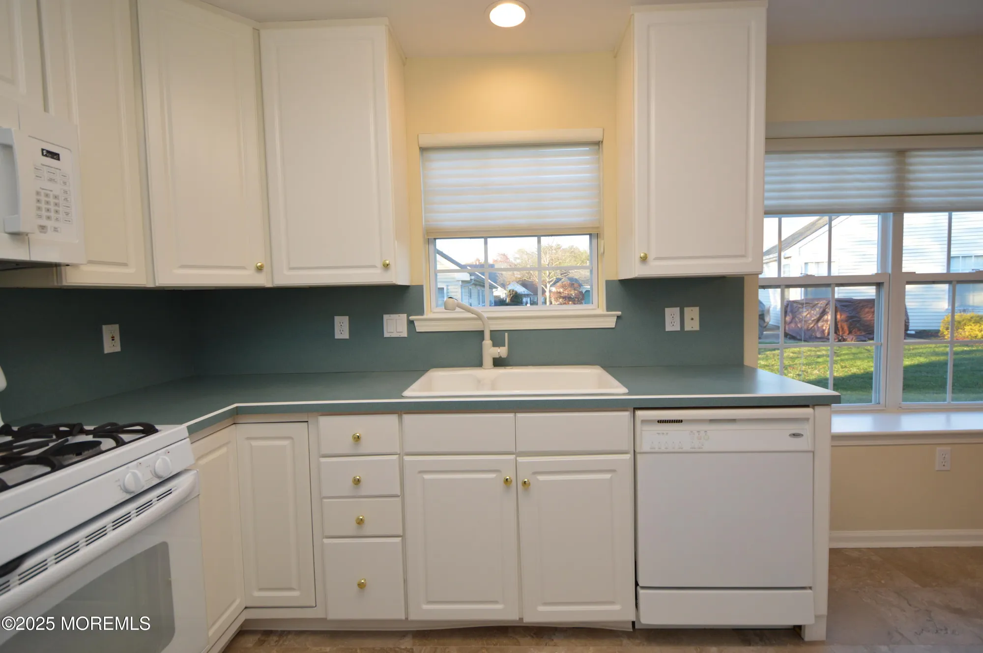 Property Slideshow image 16 of 61 | 2677 meadow lake dr, Toms River, NJ, 08755