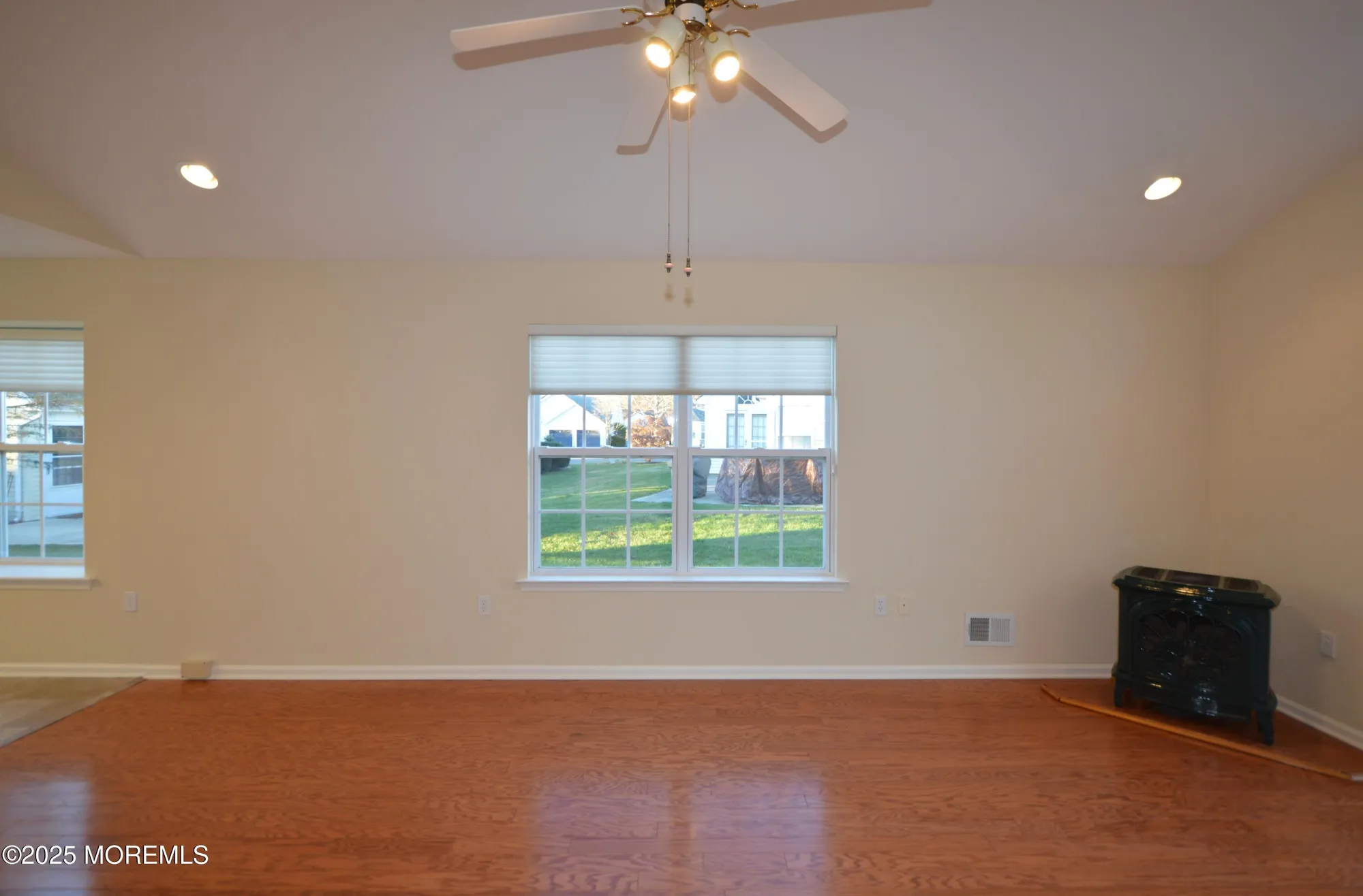 Property Slideshow image 23 of 61 | 2677 meadow lake dr, Toms River, NJ, 08755